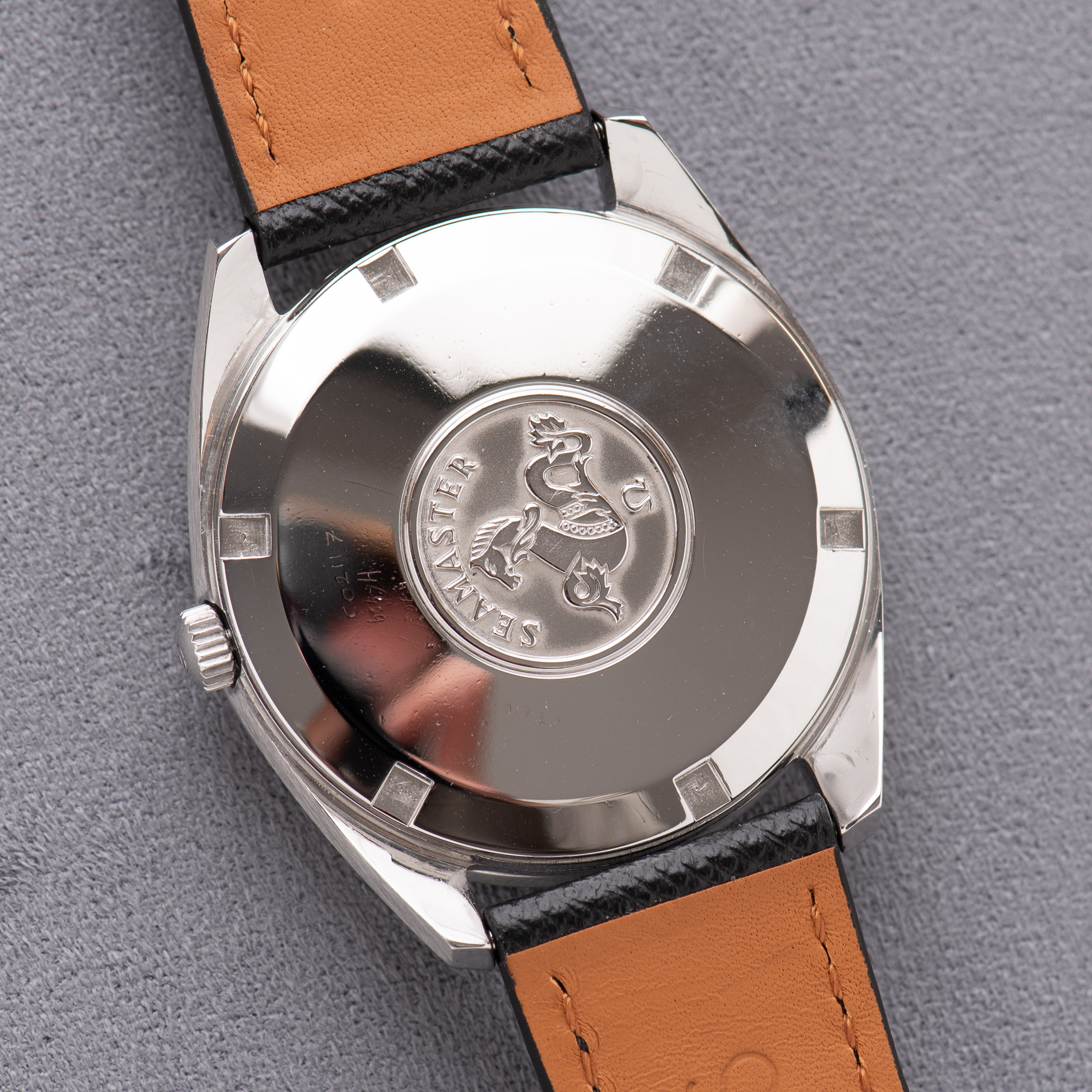 Zicht op Omega Automatic Chronometer Officialy Certified Seamaster ref 168.022/166.028