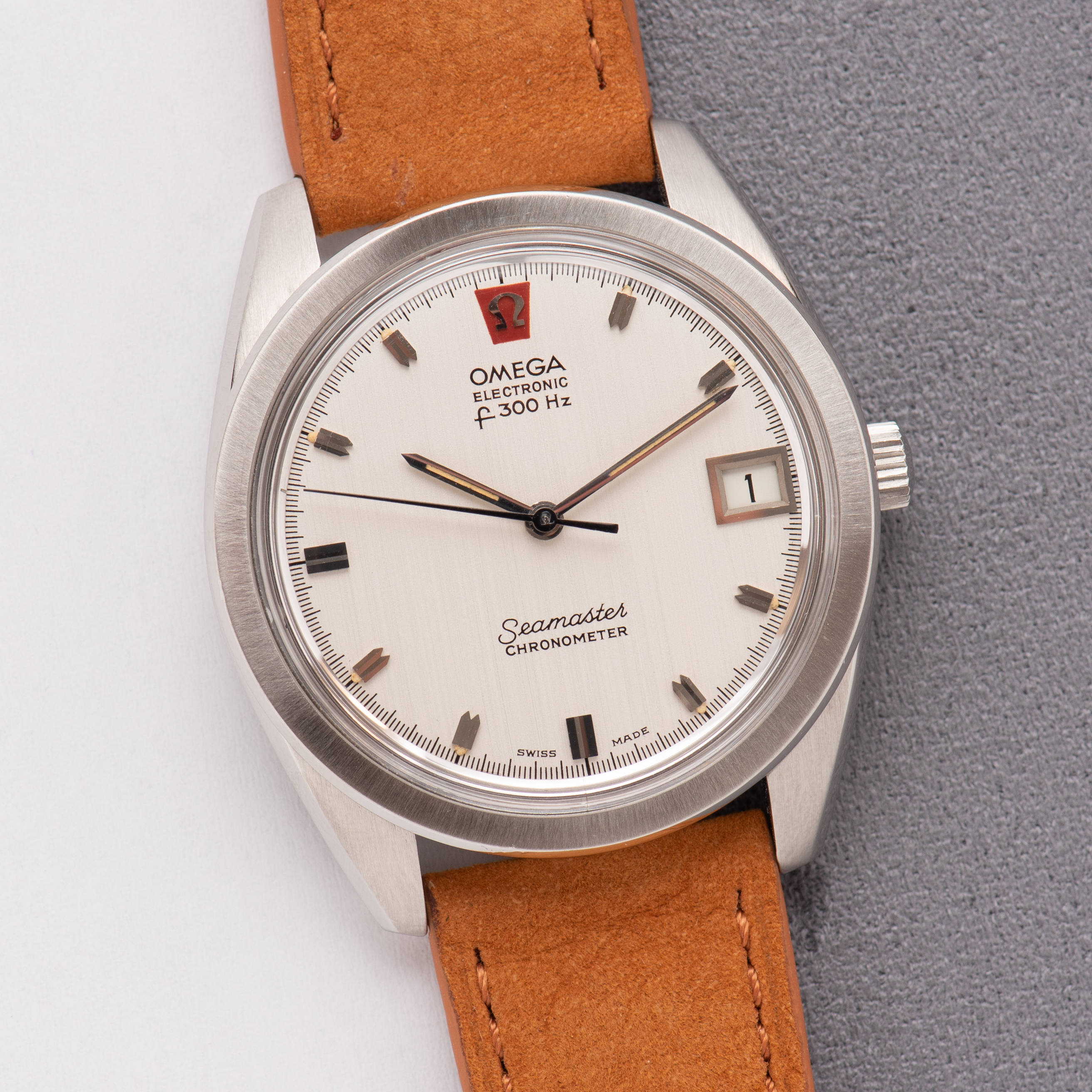 Vue de Omega Electronic Seamaster Chronometer F300 Hz Silver Dial from 1972 Réf 198.001