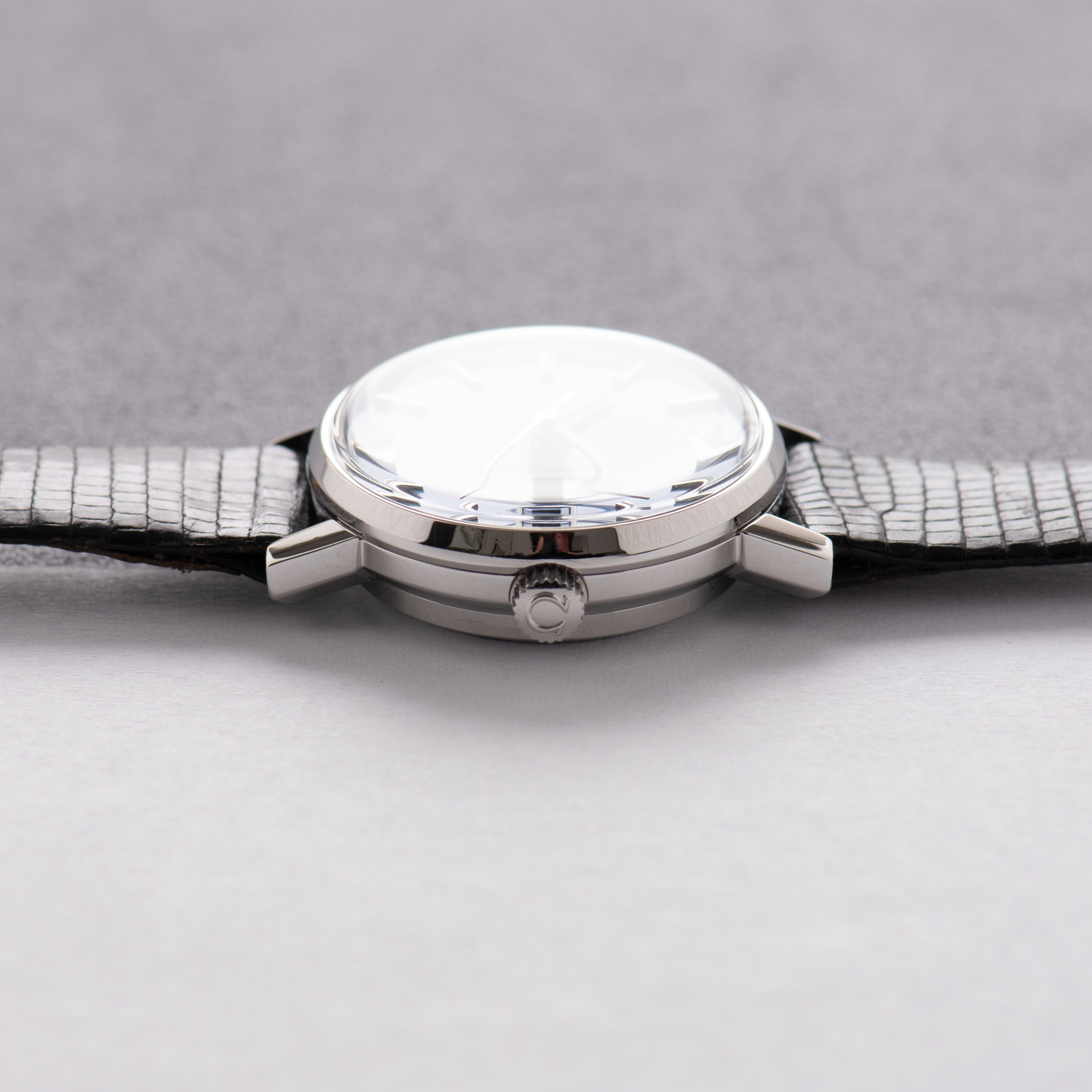 Vue de Omega Automatic Geneve Blue Dial réf 562.018 cal 684 from 1972