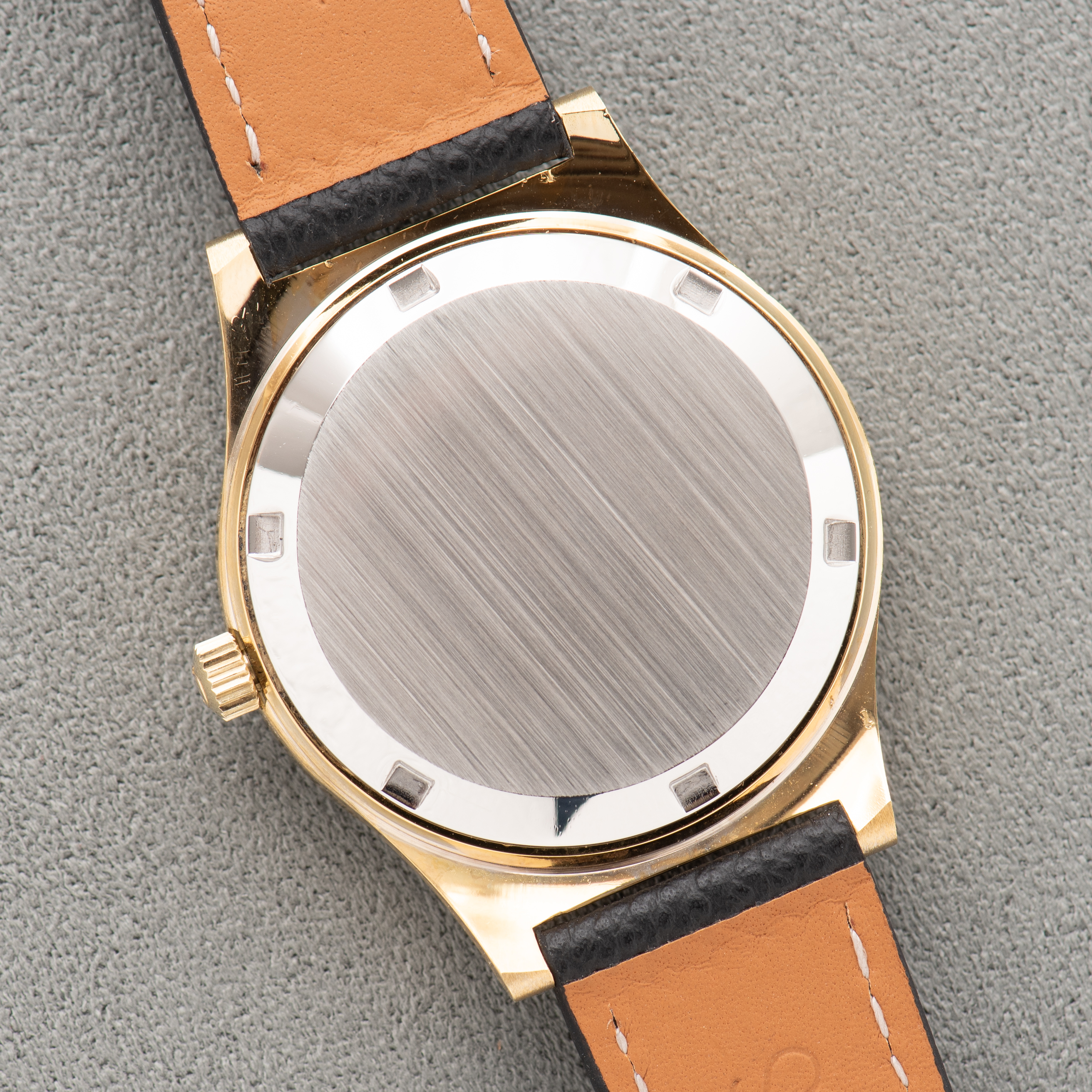 Zicht op Omega Geneva Automatic Date Breguet Dial Ref 166.068 uit 1973