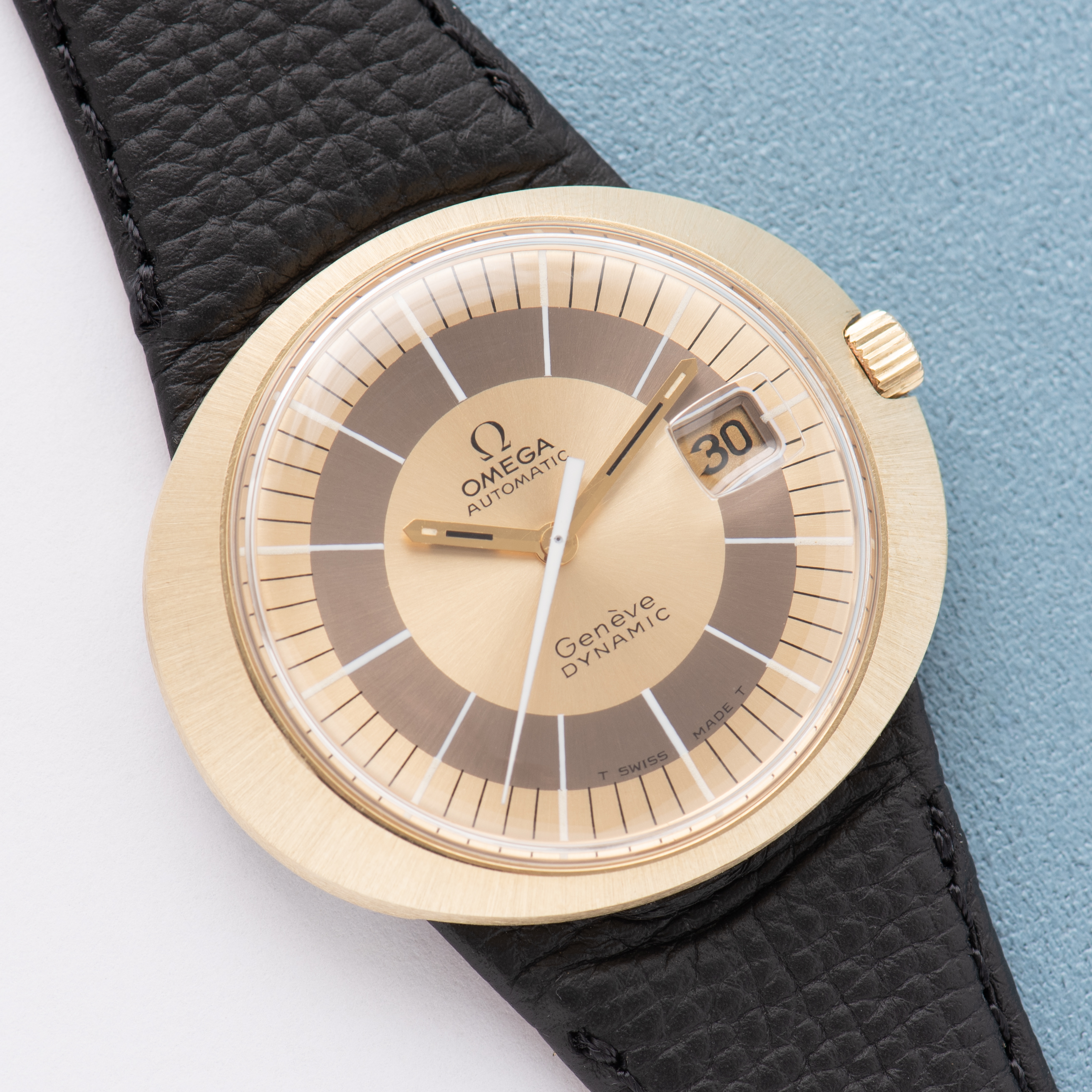 Zicht op Omega Genève Dynamic Automatic Day-Date Gold Capped from 1969 Réf 166.039 NOS