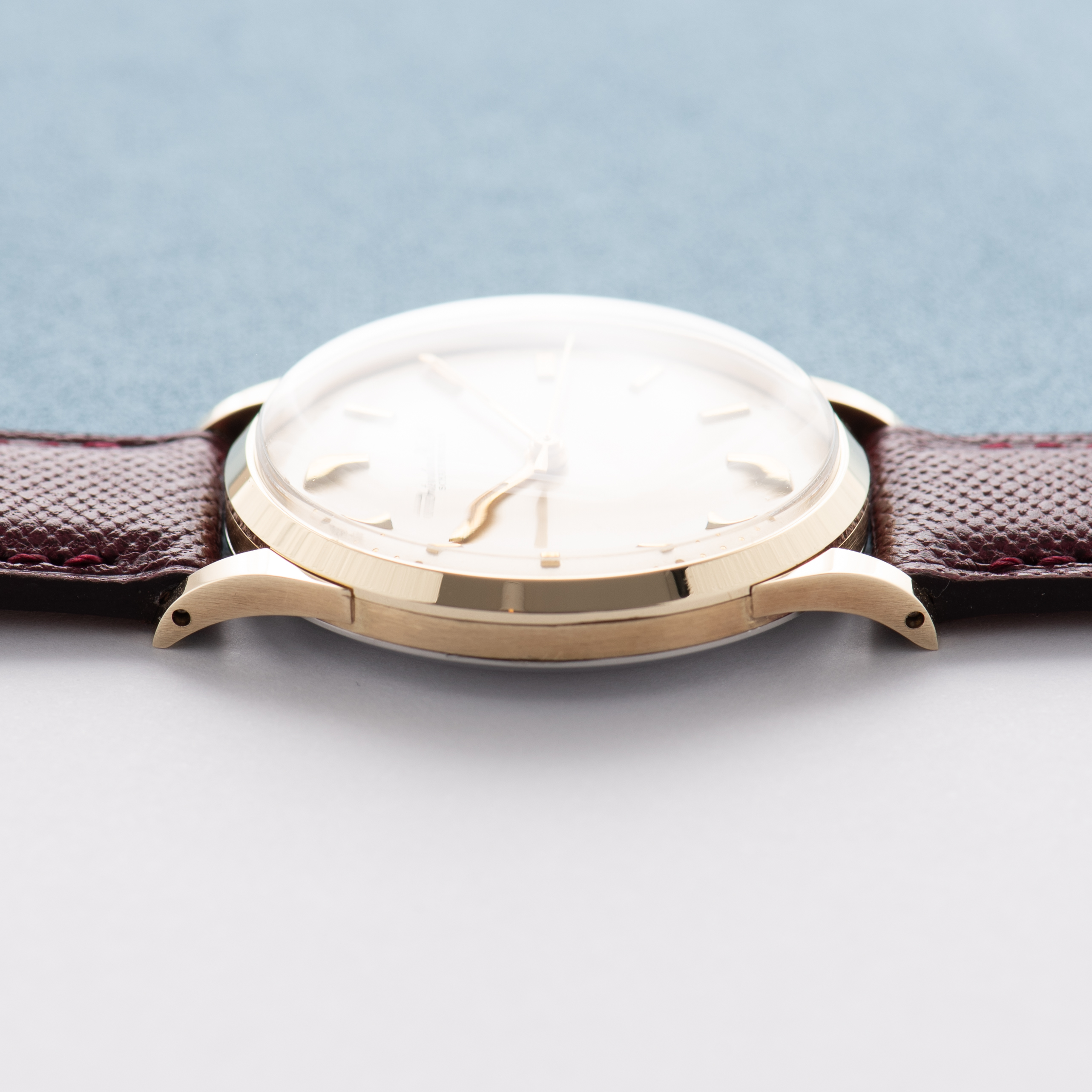 Vue de IWC International Watch Co Schaffhausen cal 89A réf 1454609