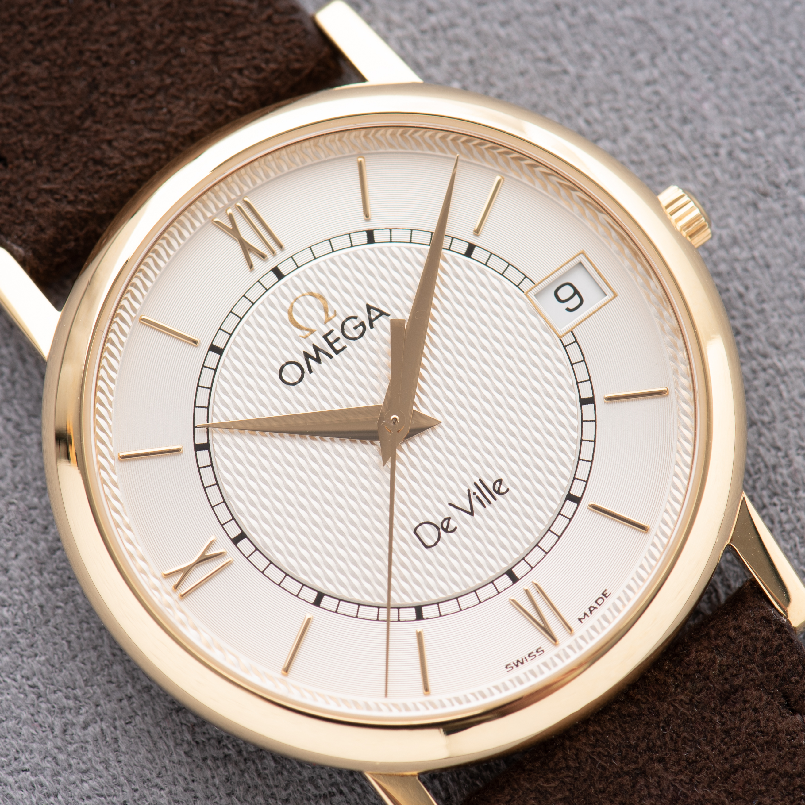 Vue de Omega De Ville Prestige Quartz Gold 18k Réf 196.2432 from 1998