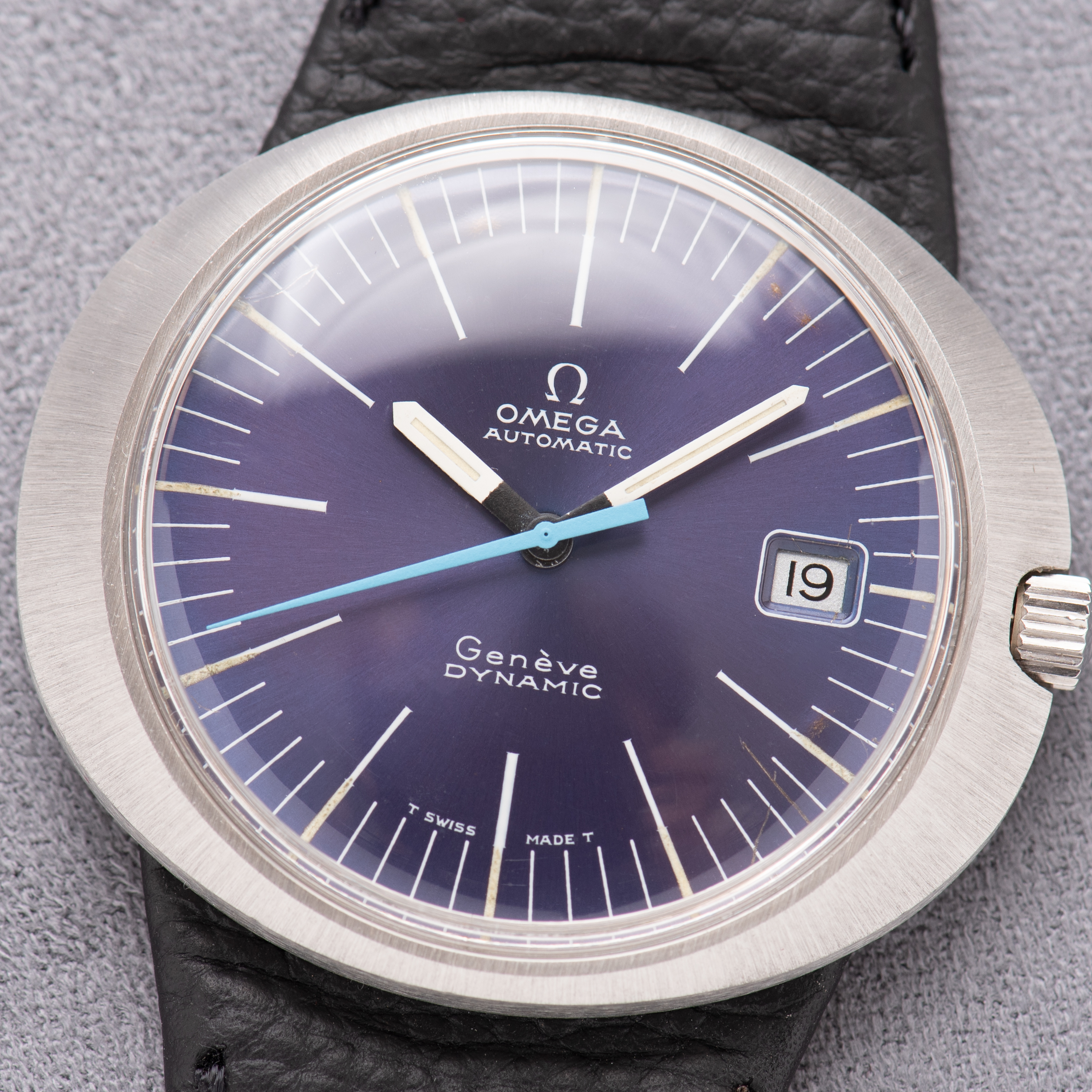 View of Omega Genève Dynamic Automatic Date Blue Dial from 1968 Ref 166.039