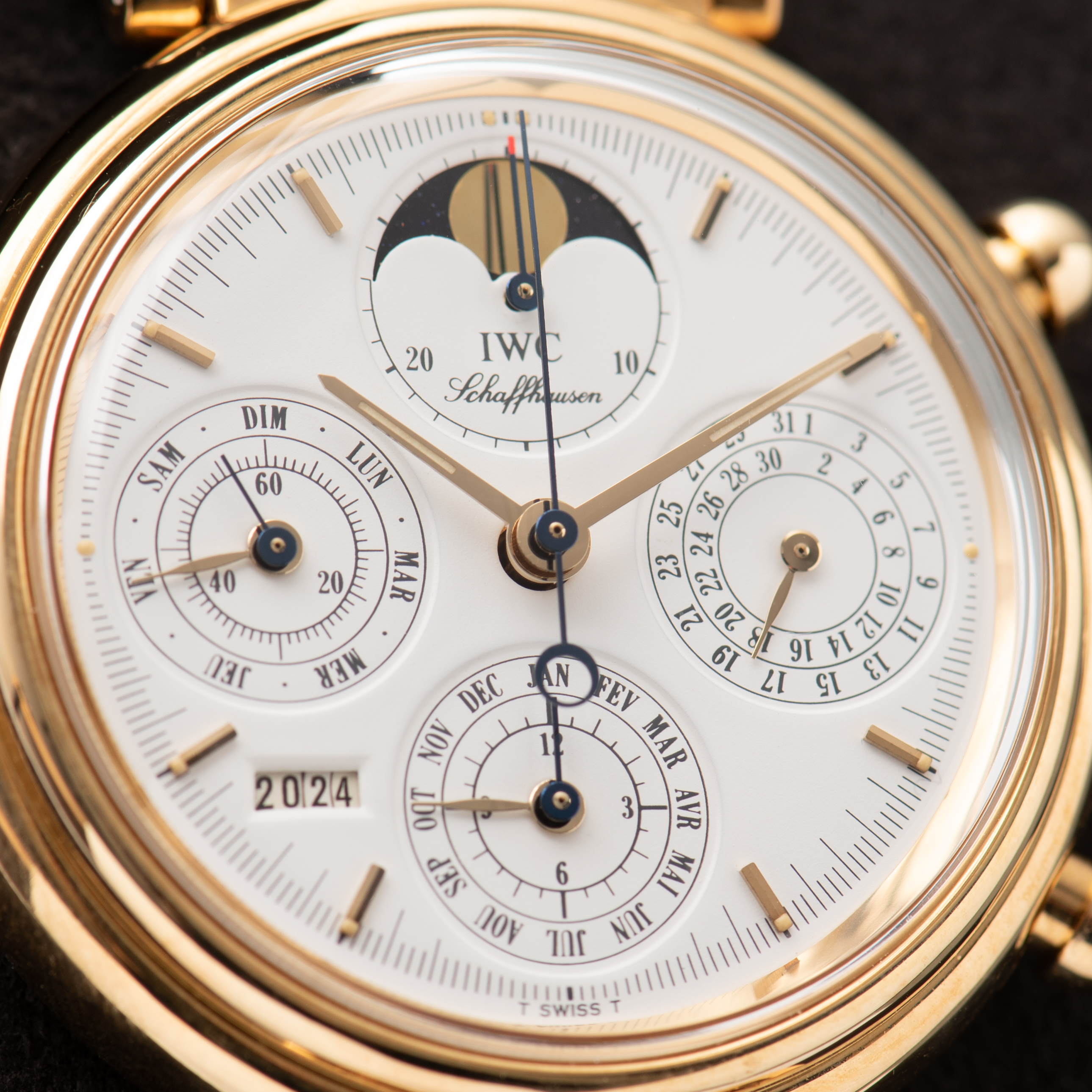 Zicht op IWC Da Vinci Perpetual Calendar Edition Speciale Ref IW3750 Goud 18k
