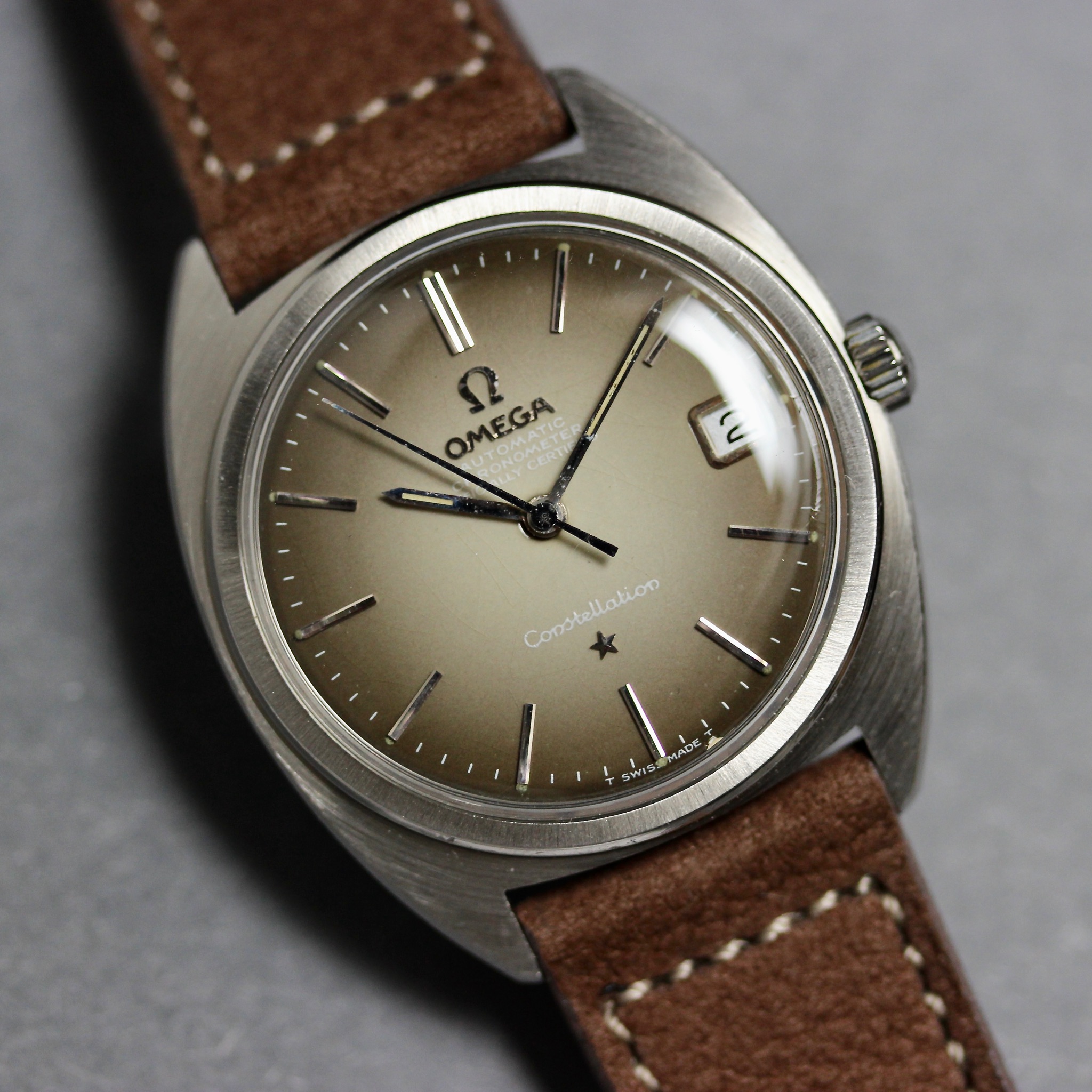 Vue de Omega Automatic Chronometer Officially Certified Constellation réf 168.017SP