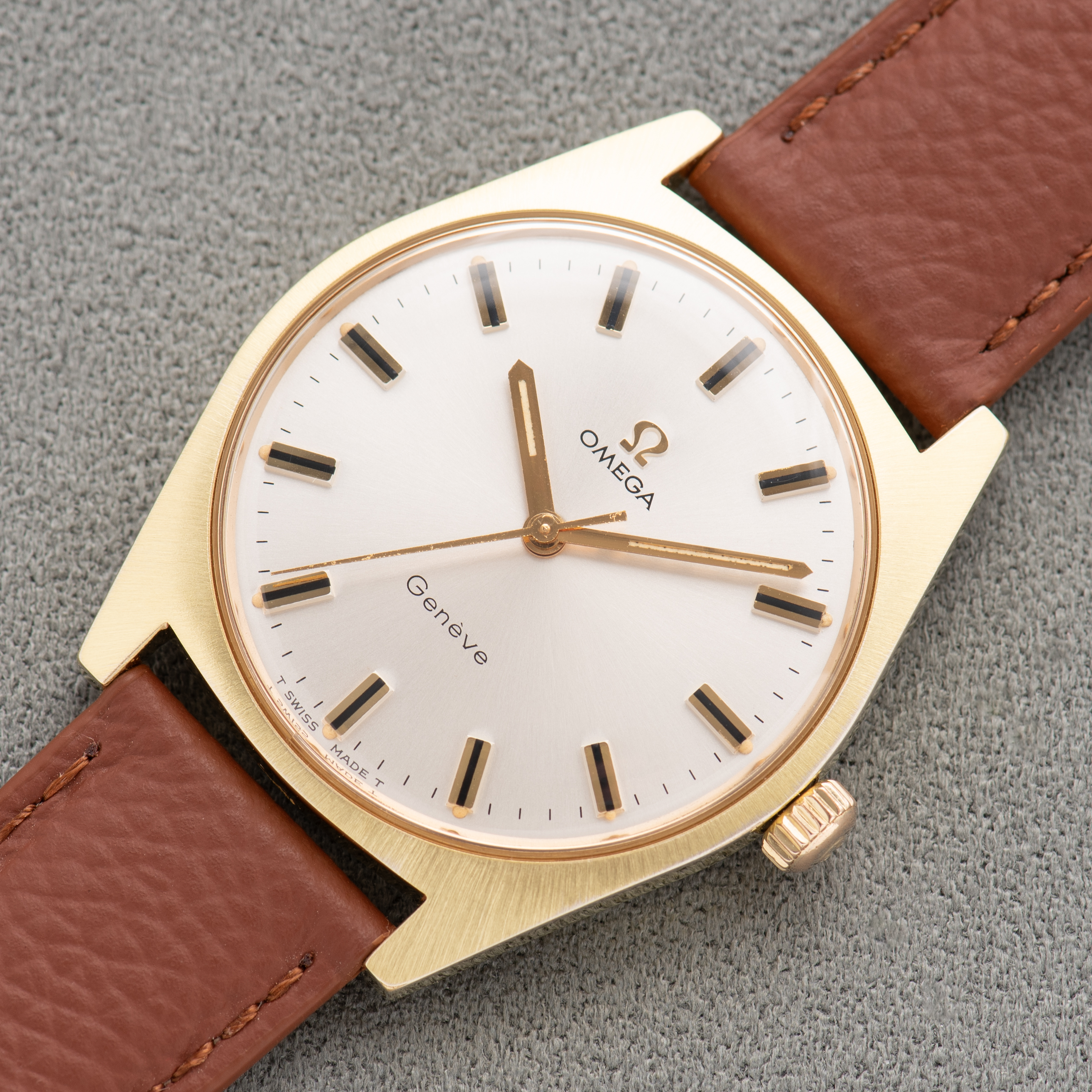 Zicht op Omega Genève mécanique Gold Plated réf 135.041 from 1968