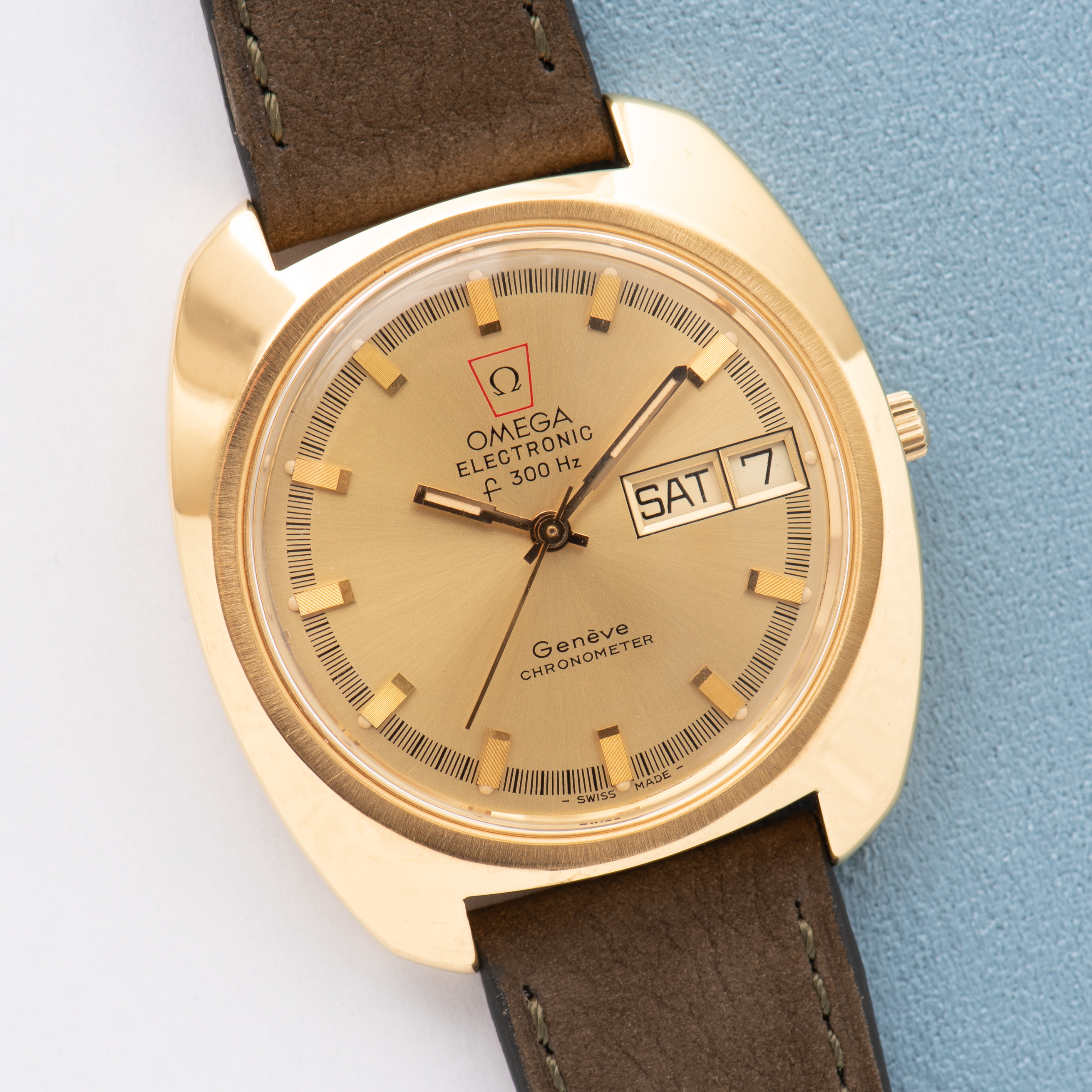 Vue de Omega Electronic F300 Hz Genève Chronometer Champagne Dial Réf 198.031 from 1969