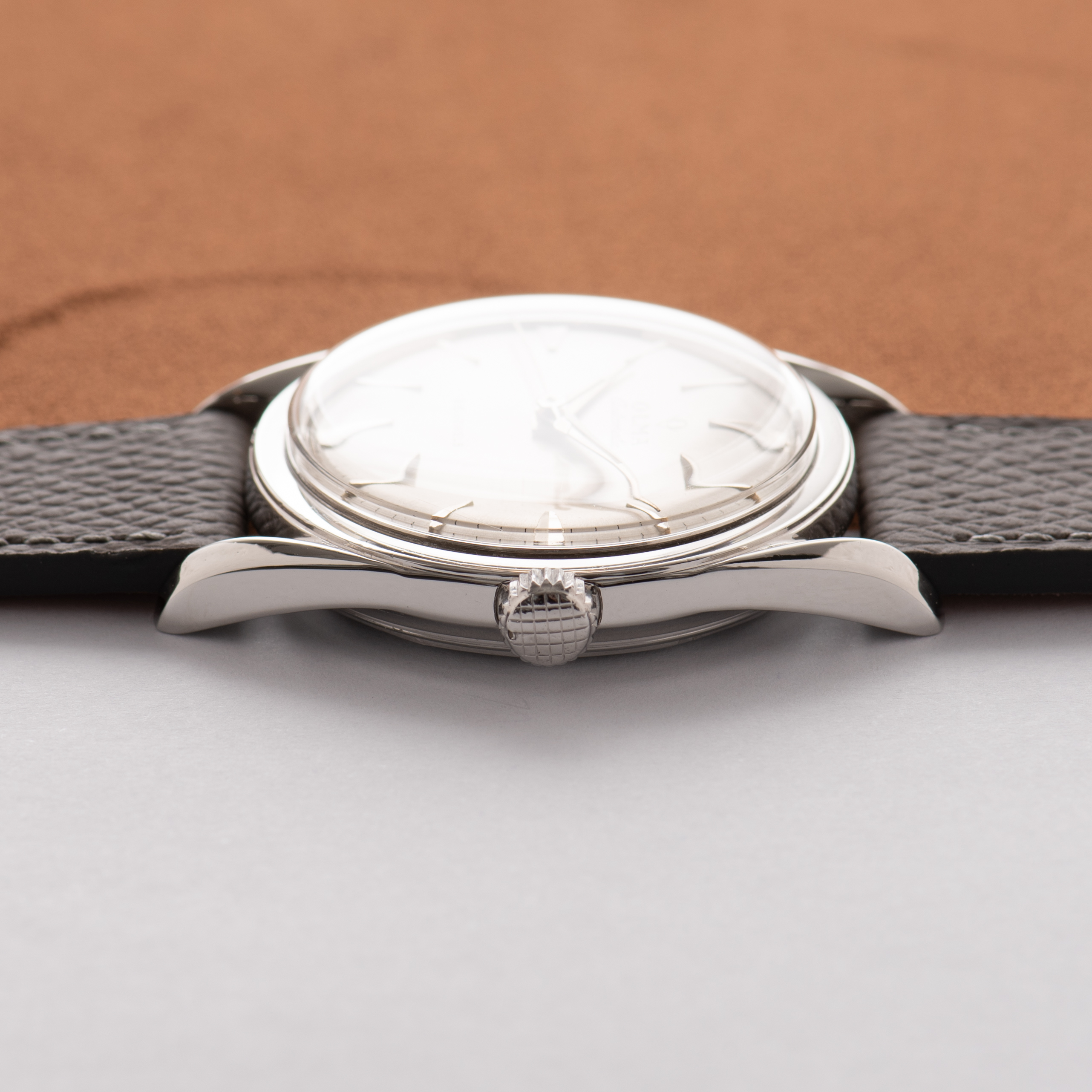 Vue de Olma Caravelle Automatic 25jewels Super Compressor "Twisted Lugs"
