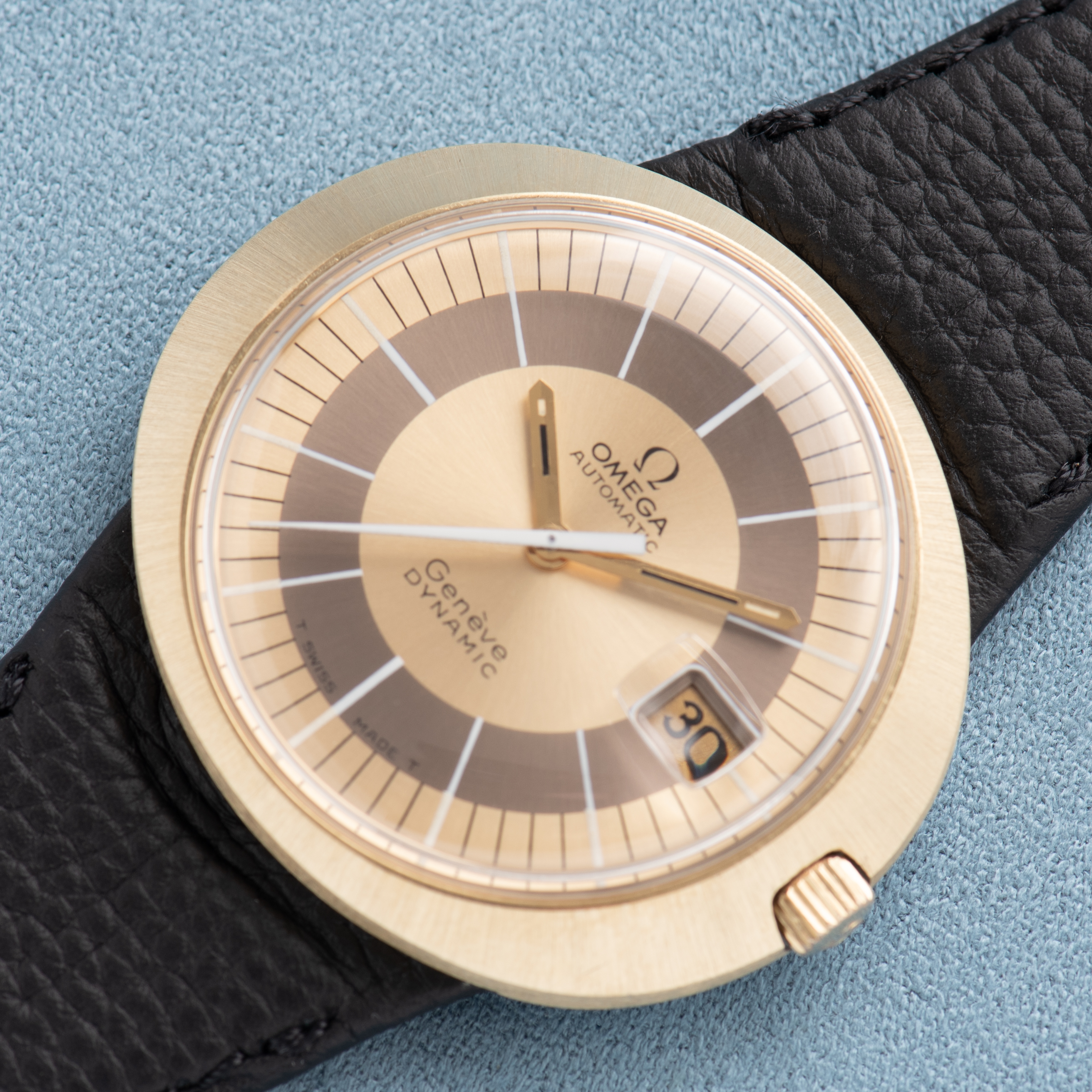 Zicht op Omega Genève Dynamic Automatic Day-Date Gold Capped from 1969 Réf 166.039 NOS