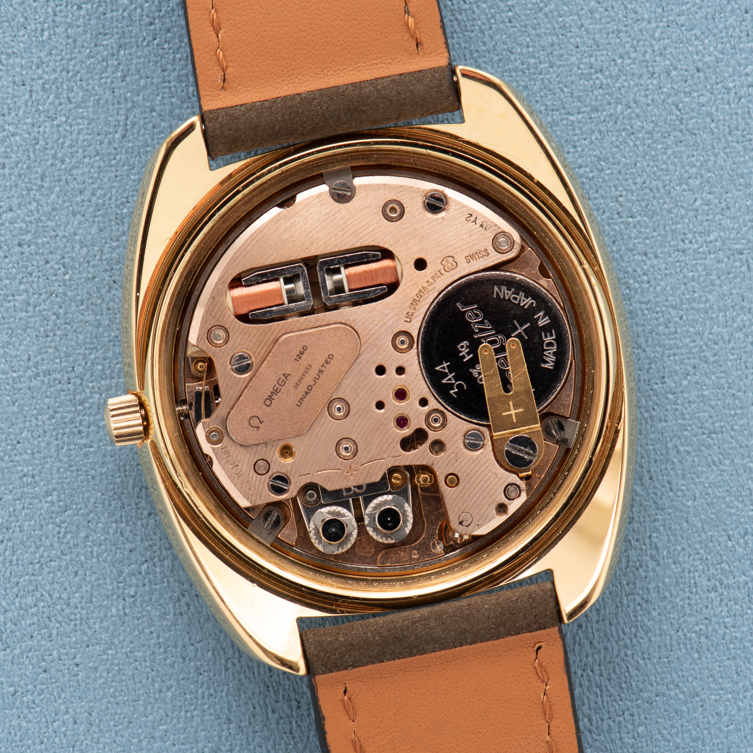 Vue de Omega Electronic F300 Hz Genève Chronometer Champagne Dial Réf 198.031 from 1969