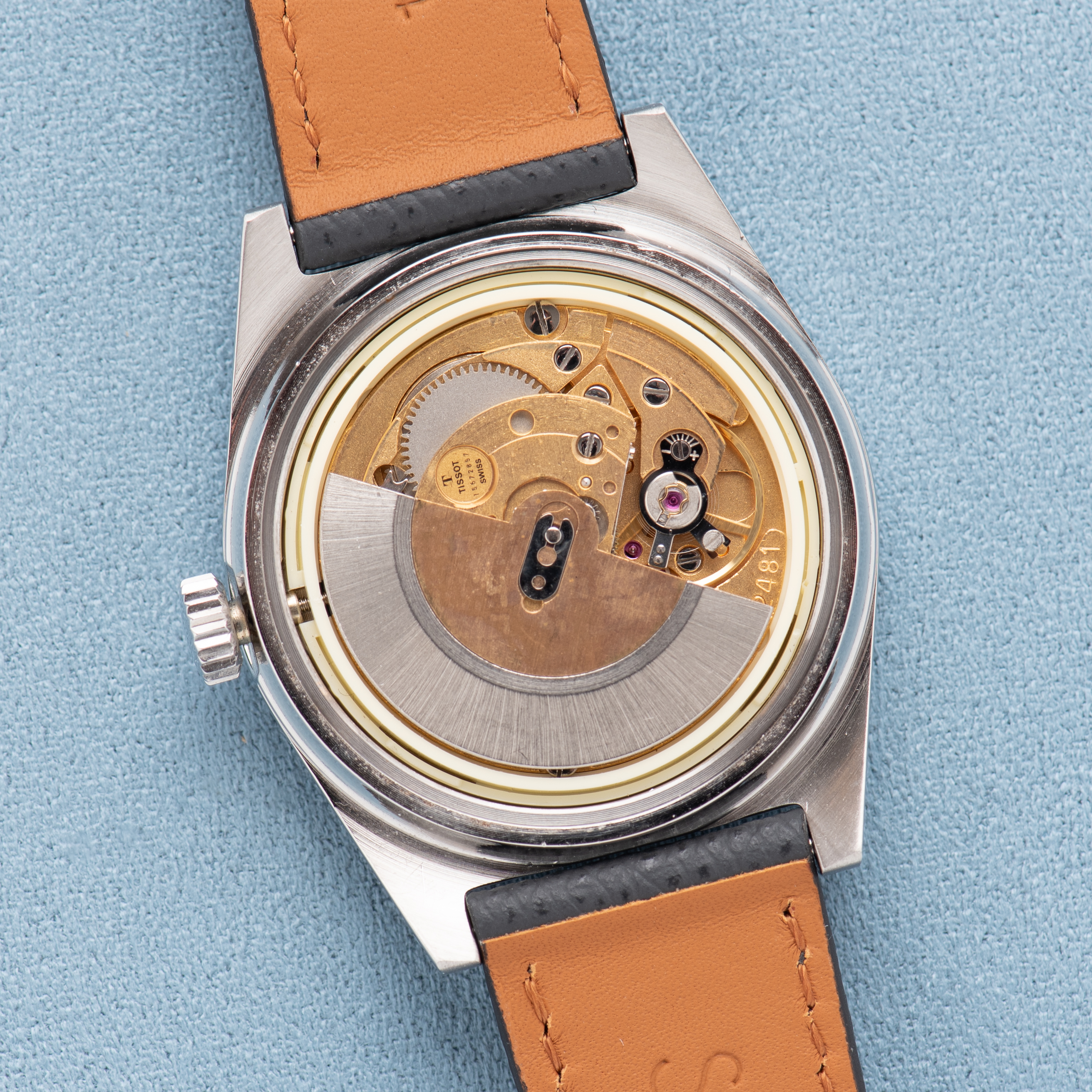 Zicht op Tissot Swiss Automatic PR516 RARE Édition « Roger Moore » réf 44622-7X