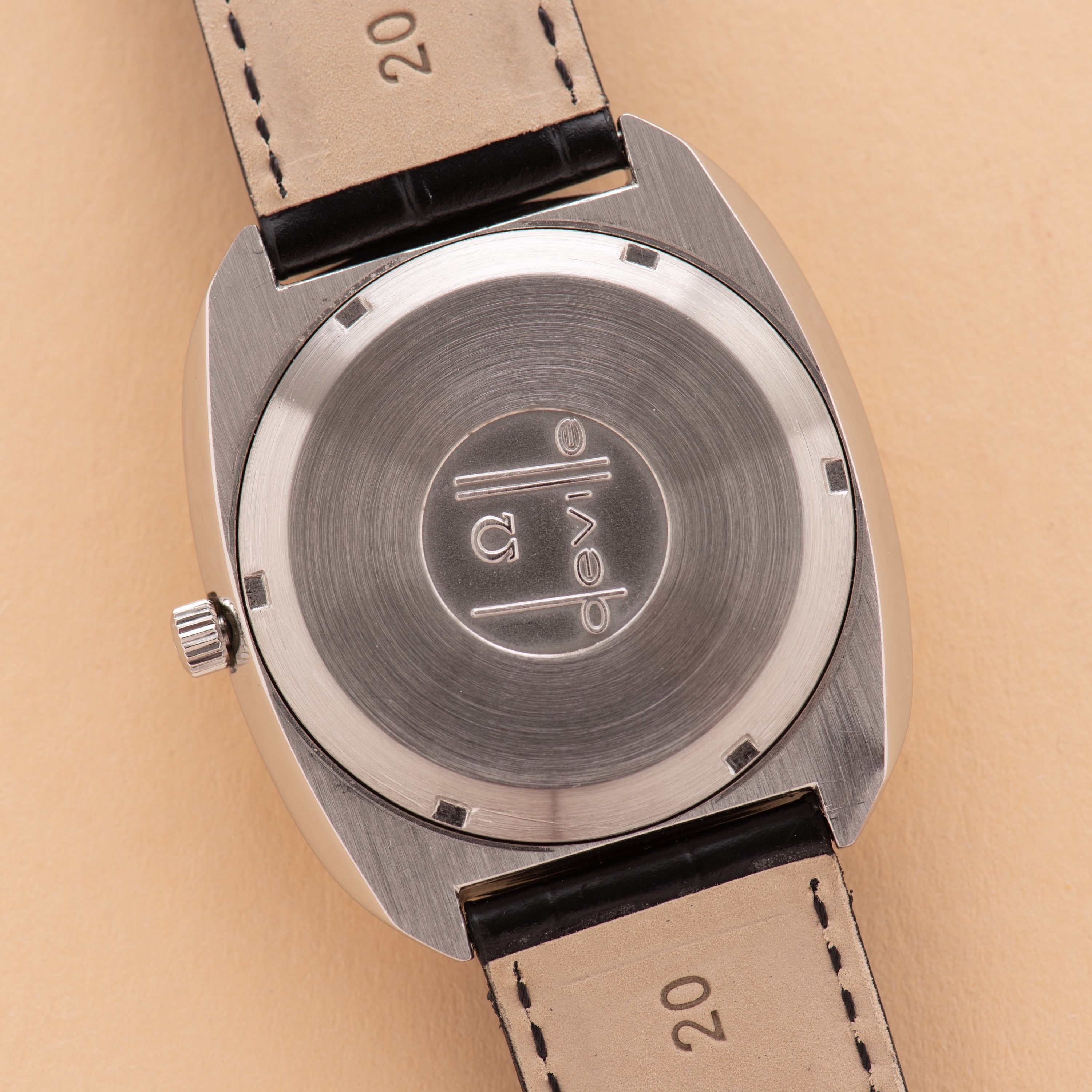 Vue de Omega Electronic F300Hz De Villle Chronometer réf 198.0035