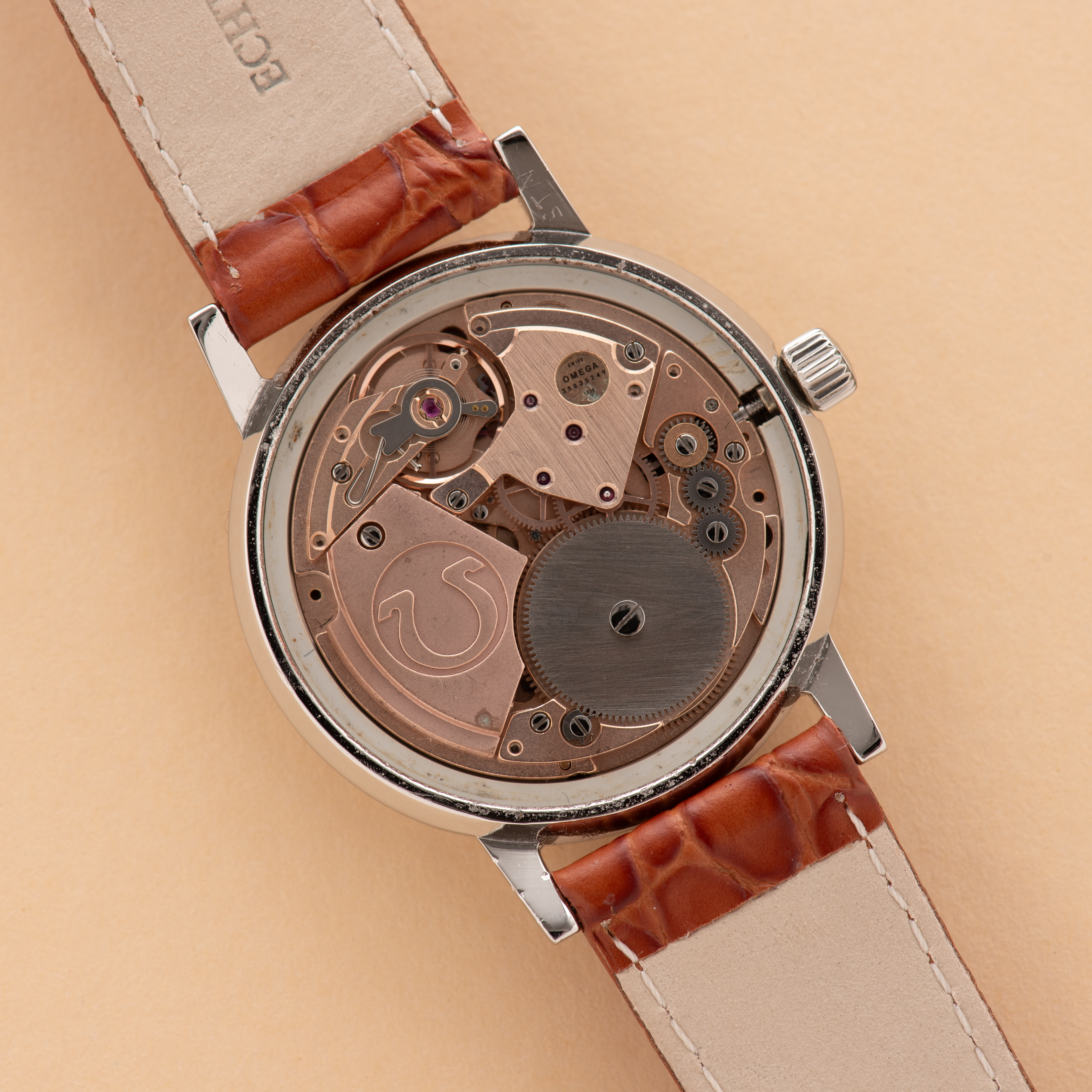 Vue de Omega Genève Date blue dial réf 136.0104 from 1972
