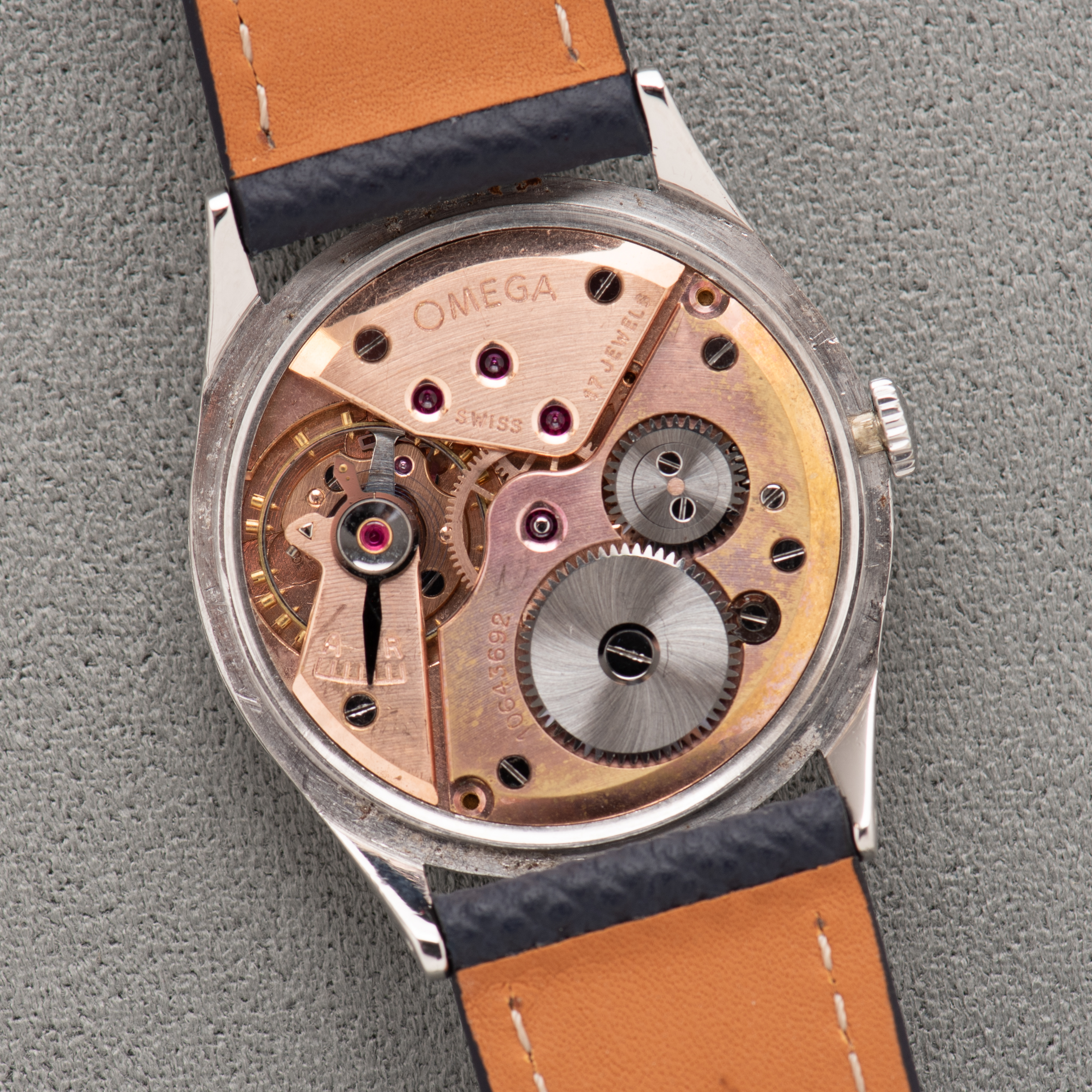 View of Omega Dress Watch Steel réf 2405-2 from 1944
