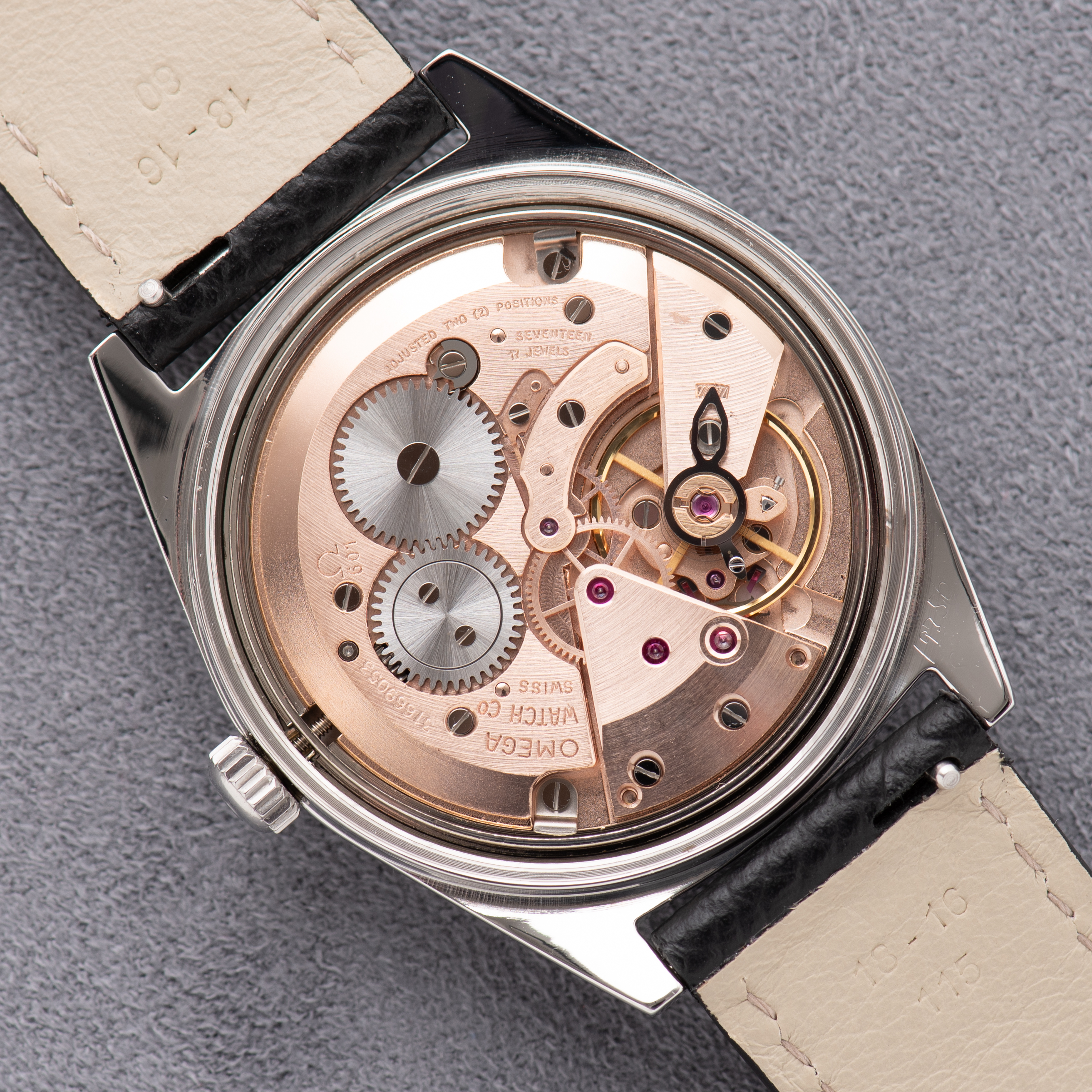 Zicht op Omega Geneva "Breguet Dial" Zilver ref 135.041 uit 1969