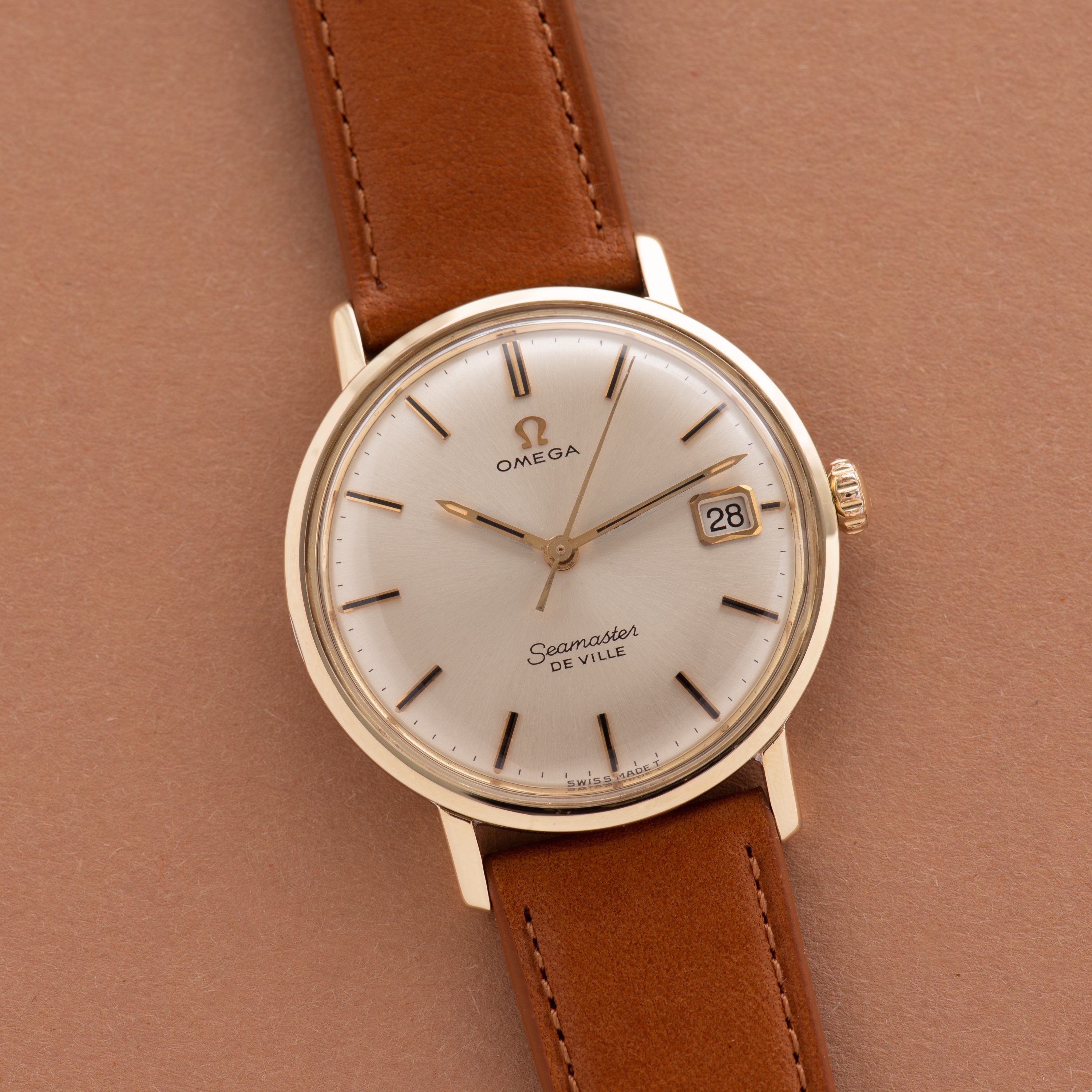 Vue de Omega Seamaster De Ville Date Gold/Steel Réf 136.020 cal 613