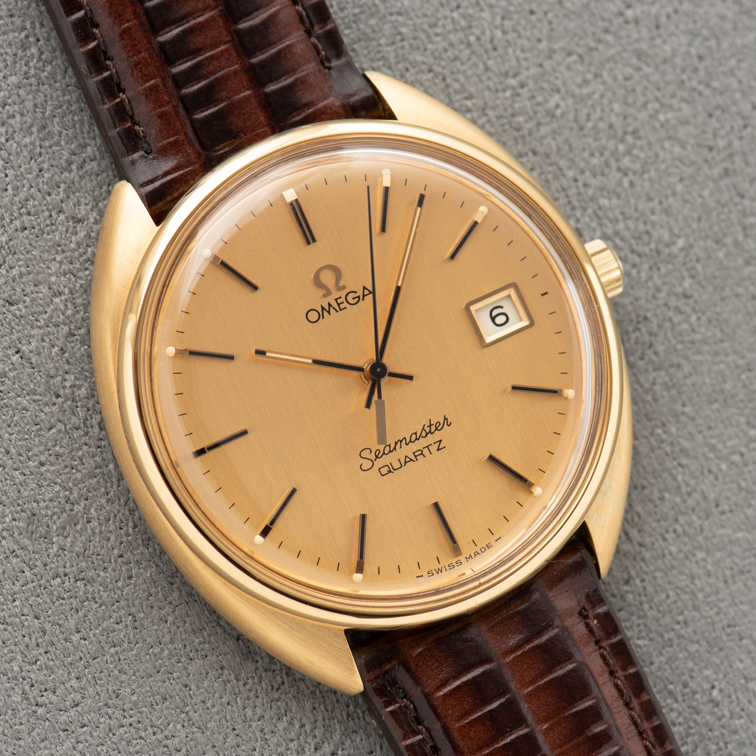 Vue de Omega Quartz Seamaster Date Gold Dial réf 196.0078 cal 1342 from 1979