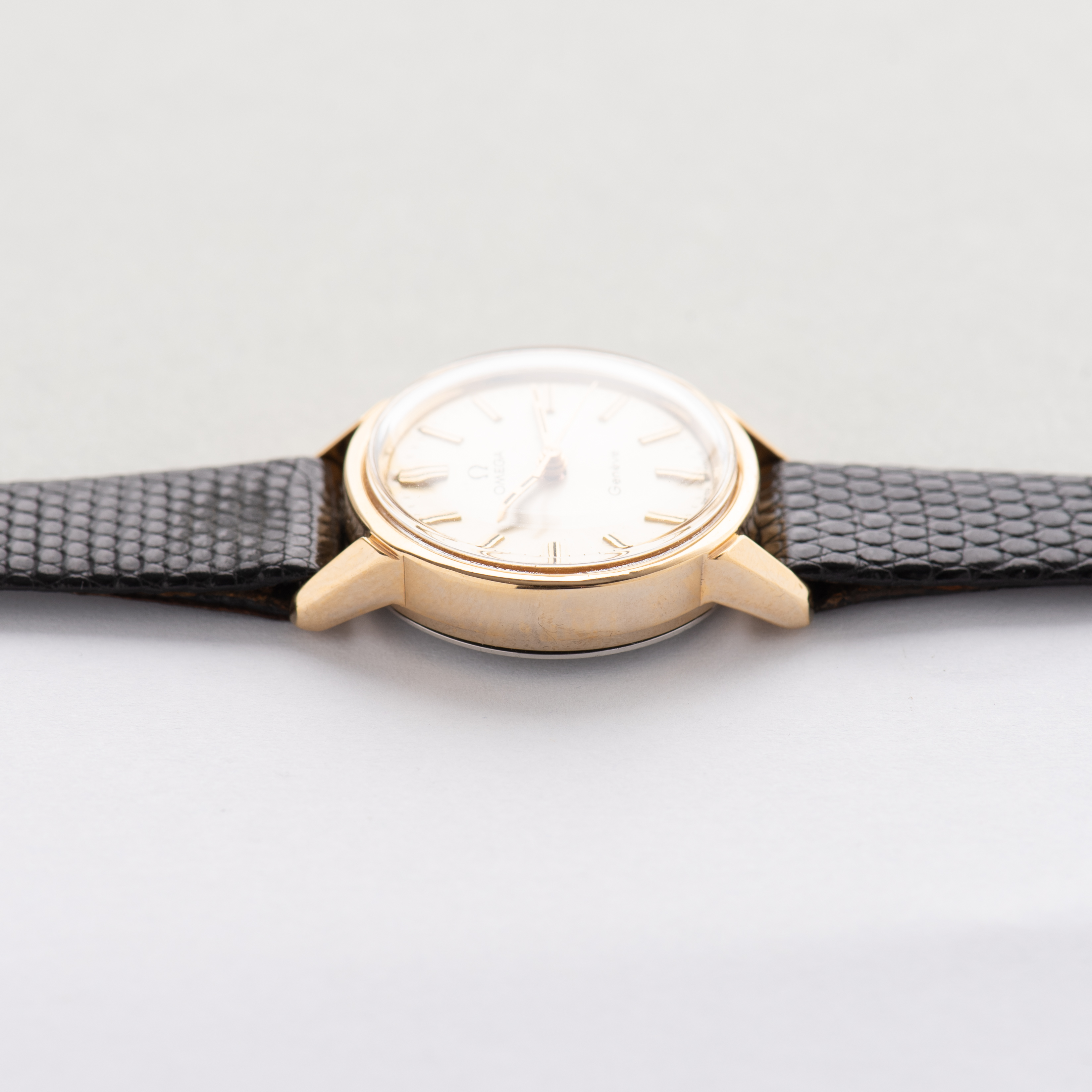 Zicht op Omega Geneve ref 535.025 cal 630 uit 1971