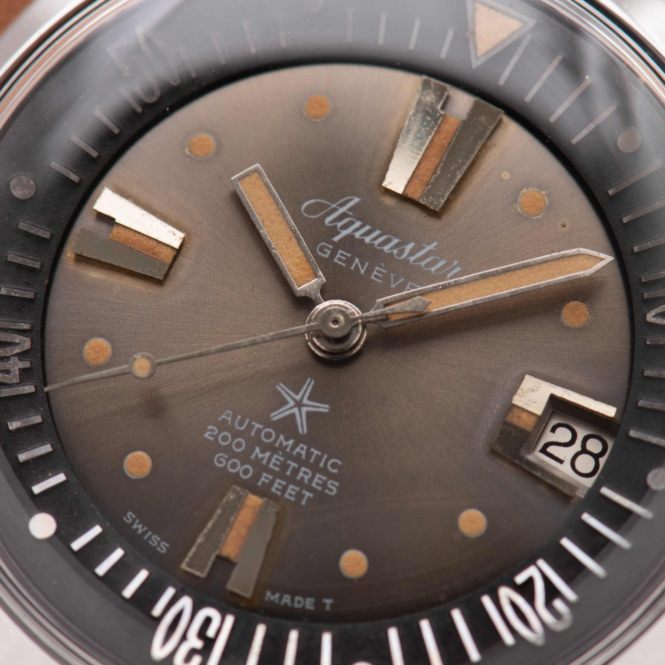 Zicht op Aquastar Geneva Automatic 200 meter 600 FEET