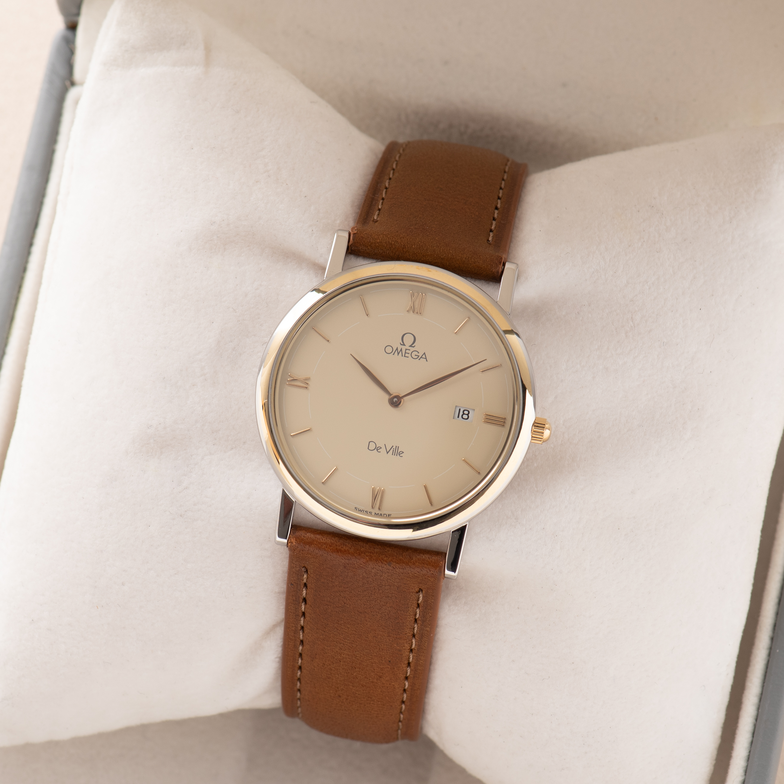 View of Omega De Ville Quartz Gold Steel Creme Dial Réf 196.2379 Full set from 1/09/1995