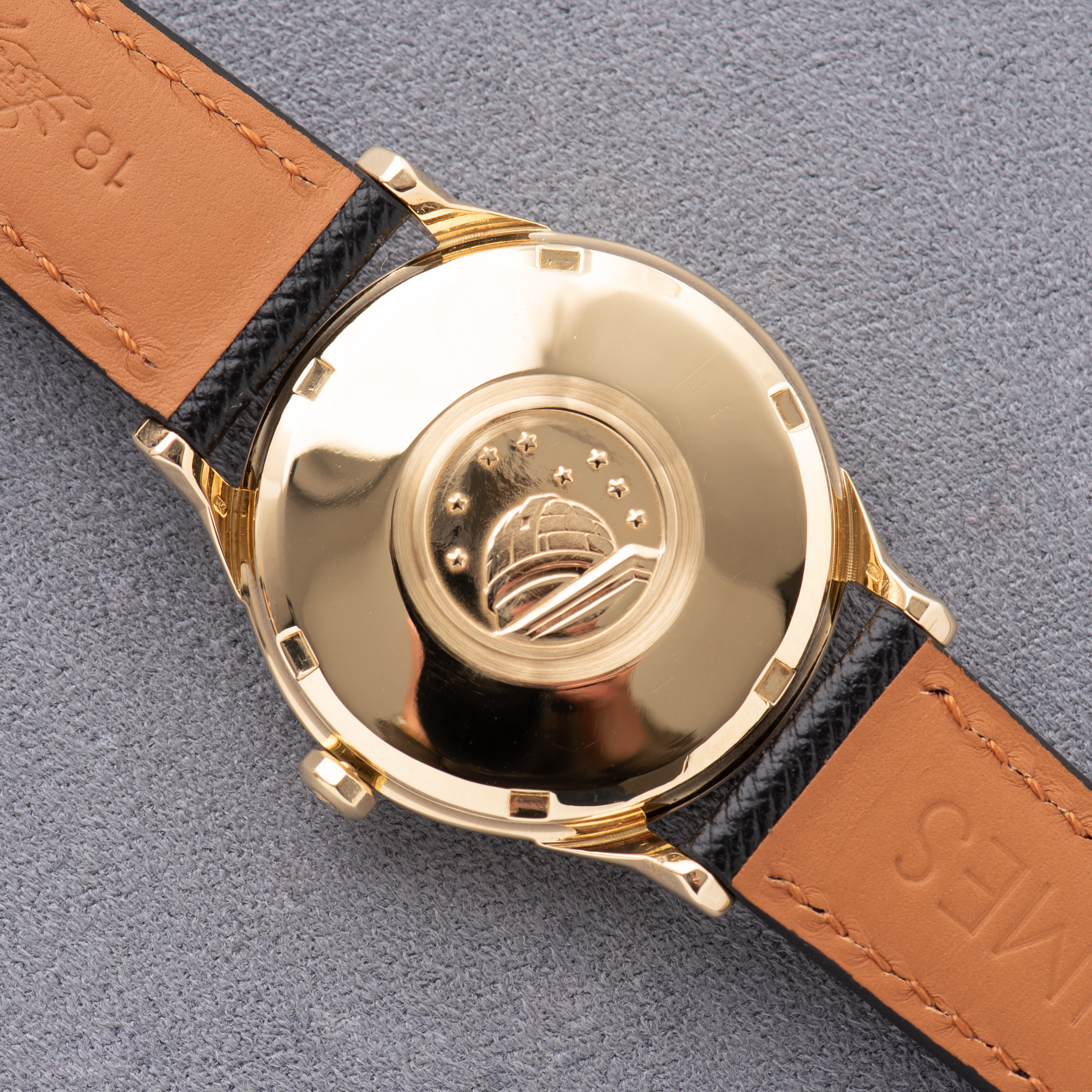 Vue de Omega Automatic Chronometer Constellation Pie Pan 18K Gold from 1963 Réf 167.005