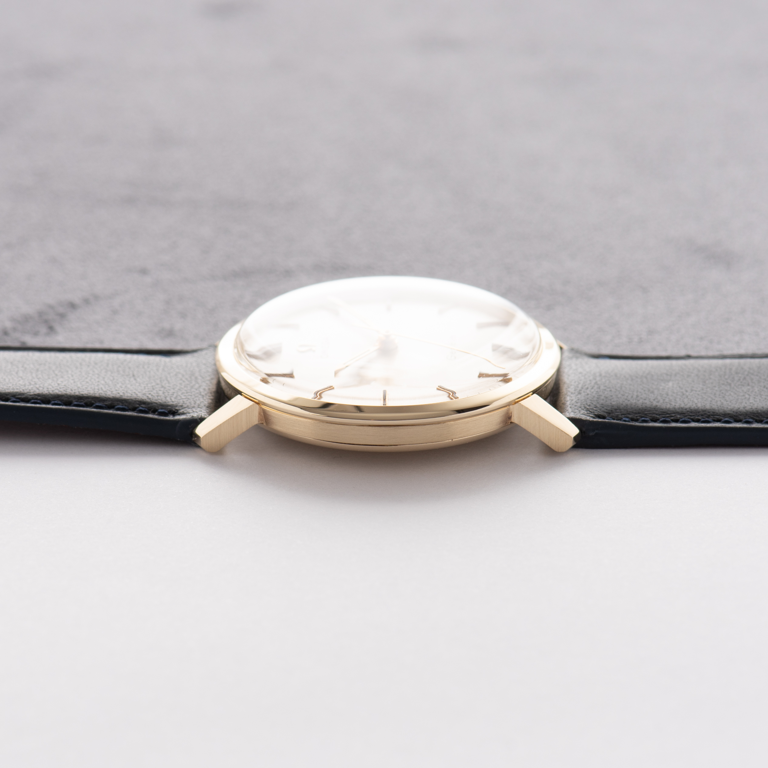 Vue de Omega Genève Dress Watch 14K Yellow Gold Réf 131.021SP from 1968