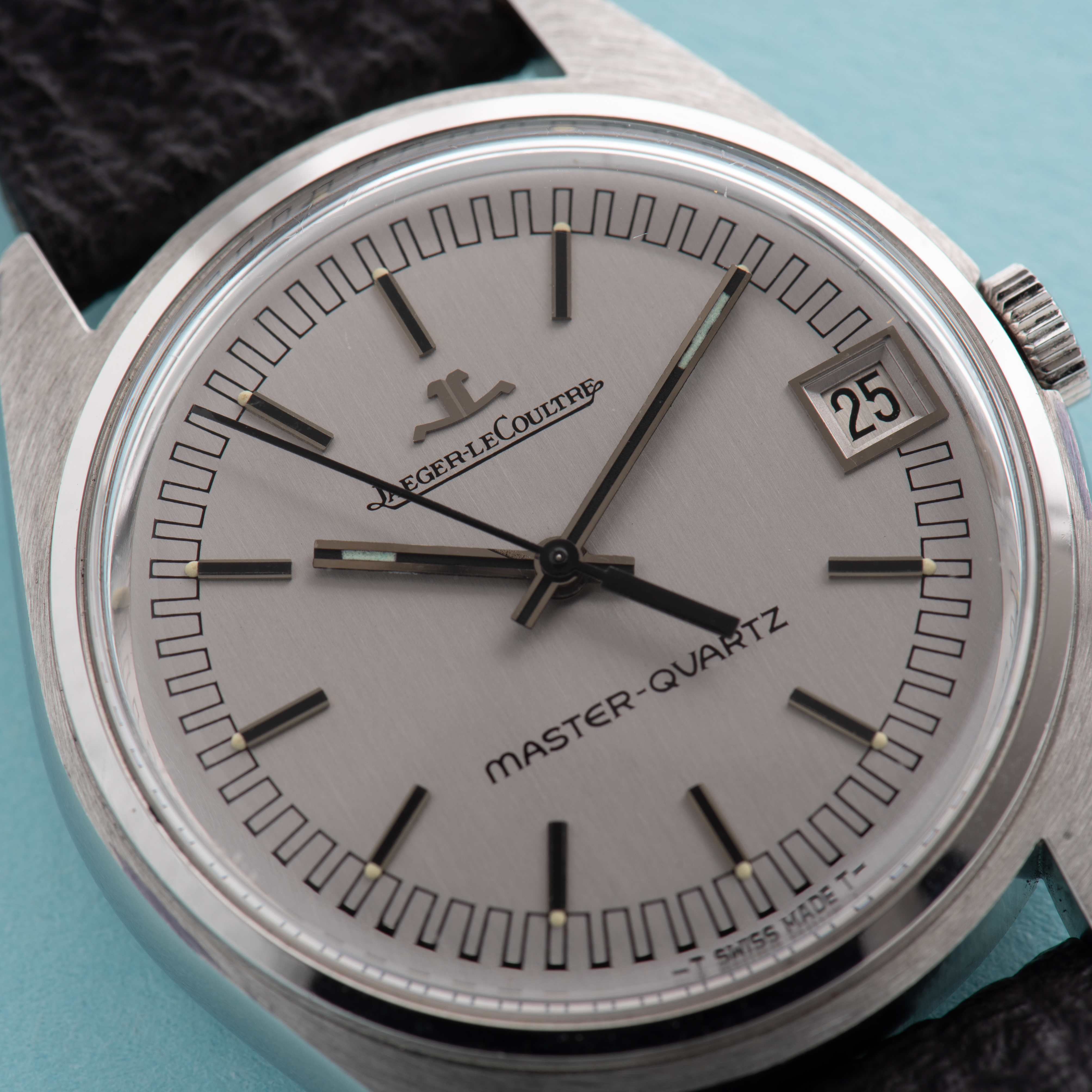 Vue de Jaeger LeCoultre Master-Quartz réf 23303-42
