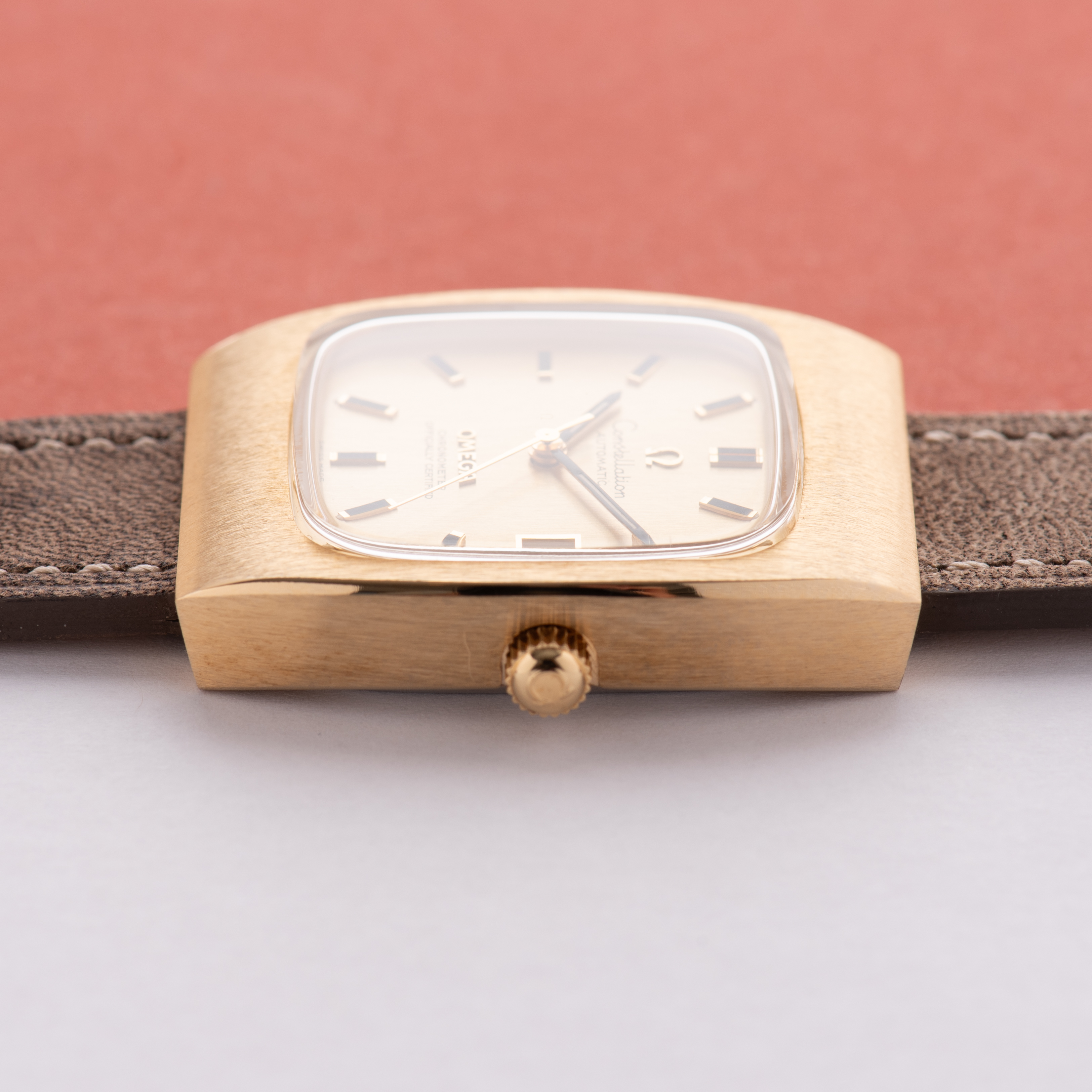 Vue de Omega Constellation Chronometer Tv Case from 1971 réf 166.058-168.044