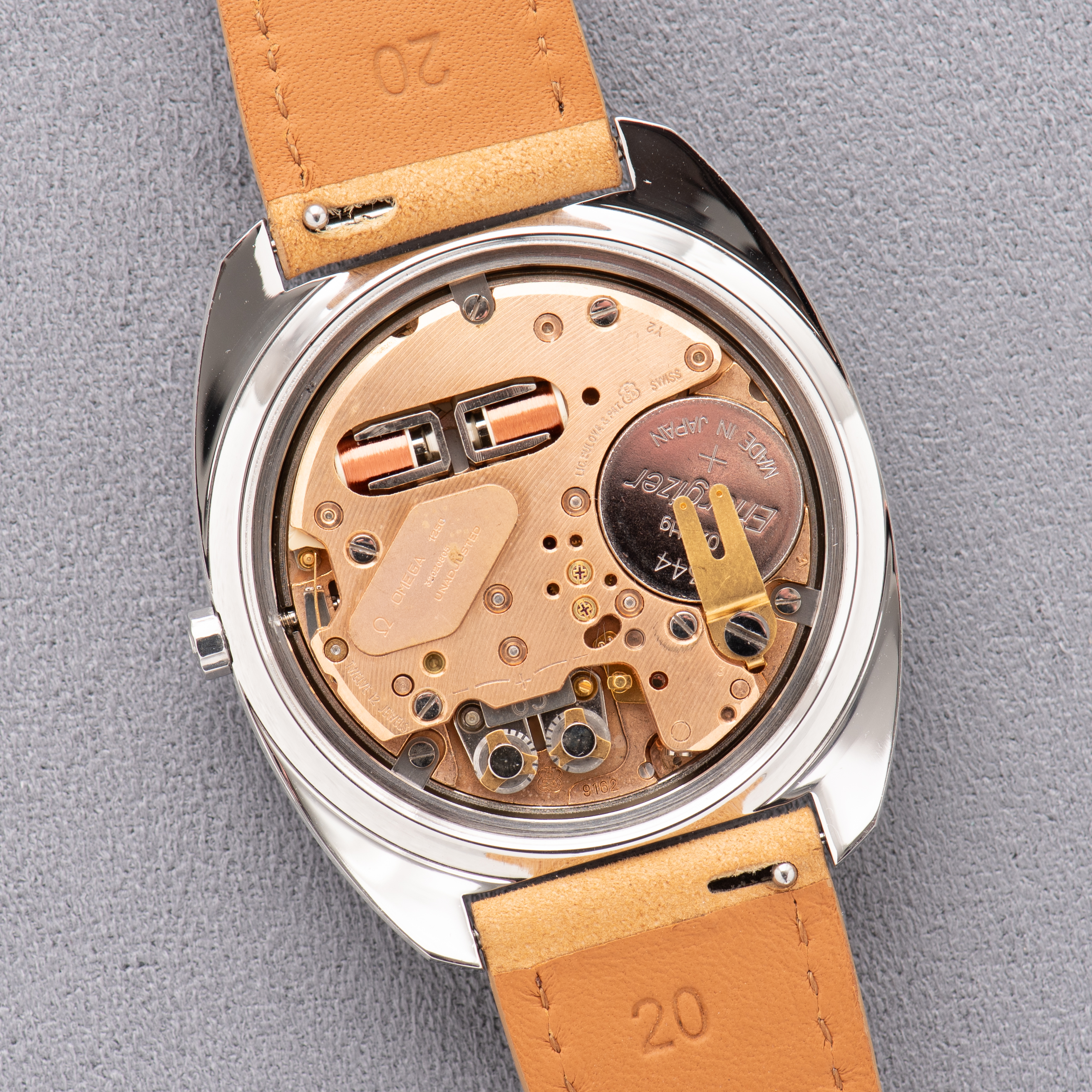 Vue de Omega Constellation Chronometer Electronic F300Hz from 1970 Ref 198.002