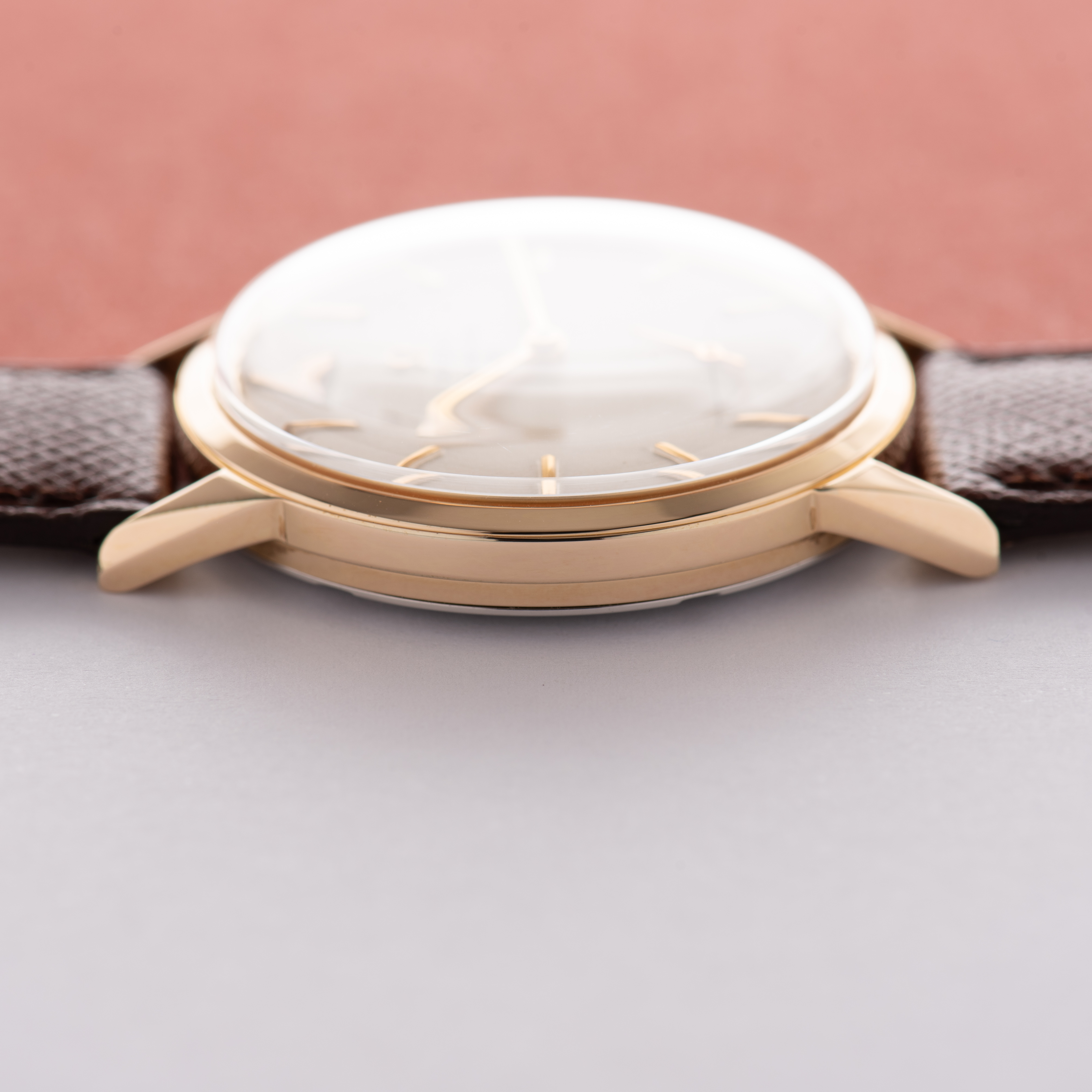 Zicht op Omega Seamaster 30 "Linen dial" Ref 125.003 vanaf 1963