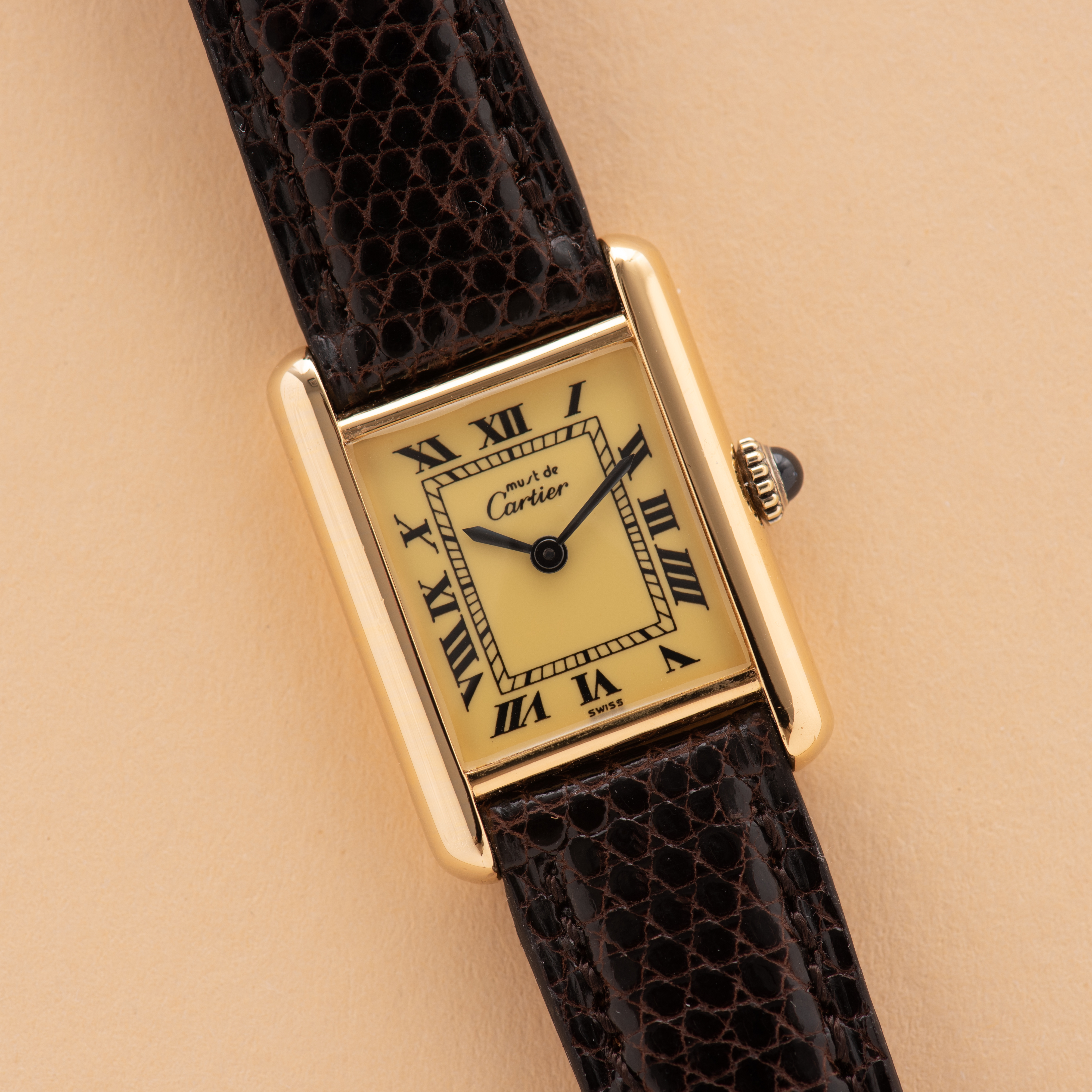 Zicht op Cartier Must by Tank Vermeil Roman Lemon Dial FULL SET van 1980