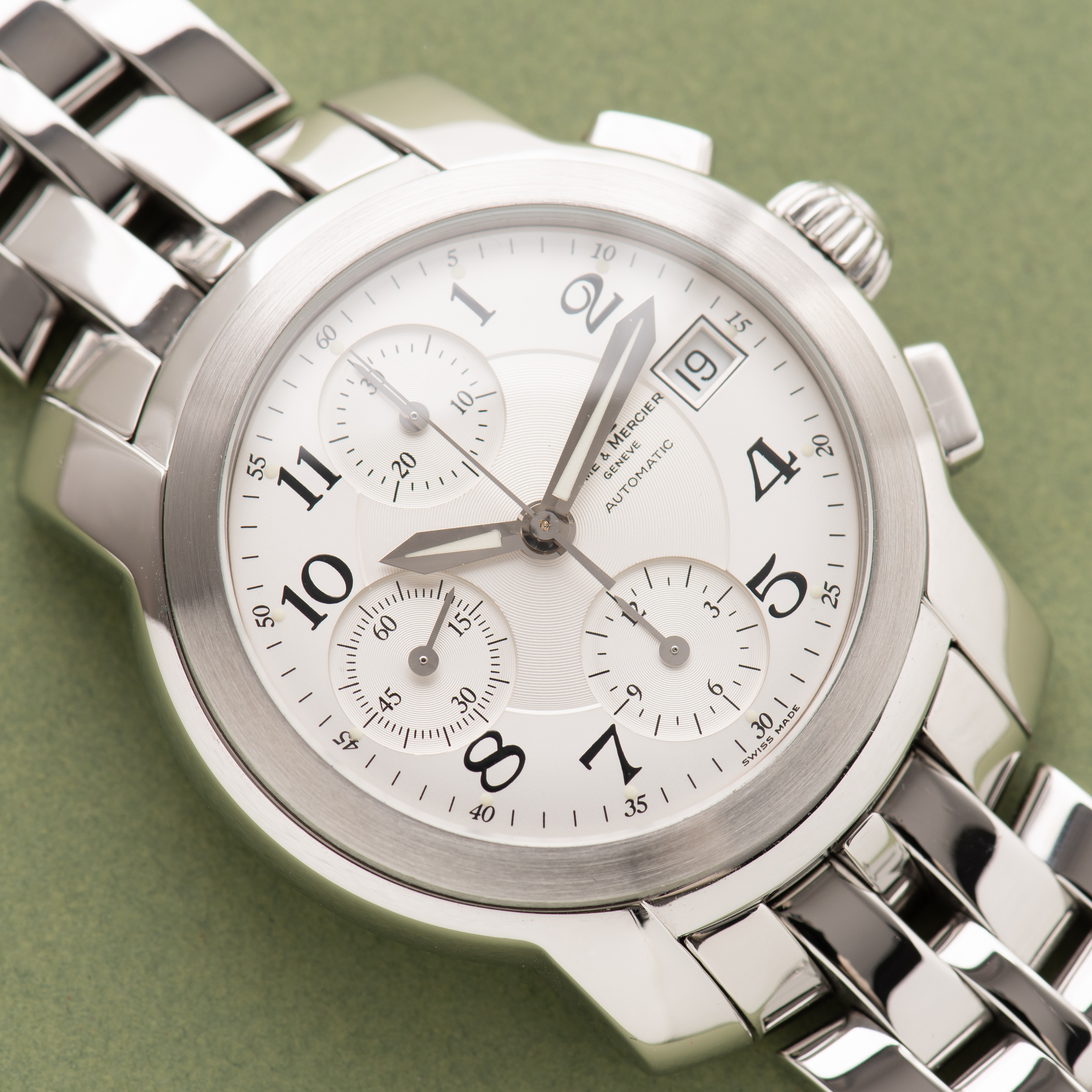 View of Baume & Mercier Genève Capeland Chronograph White dial Valjoux 7750