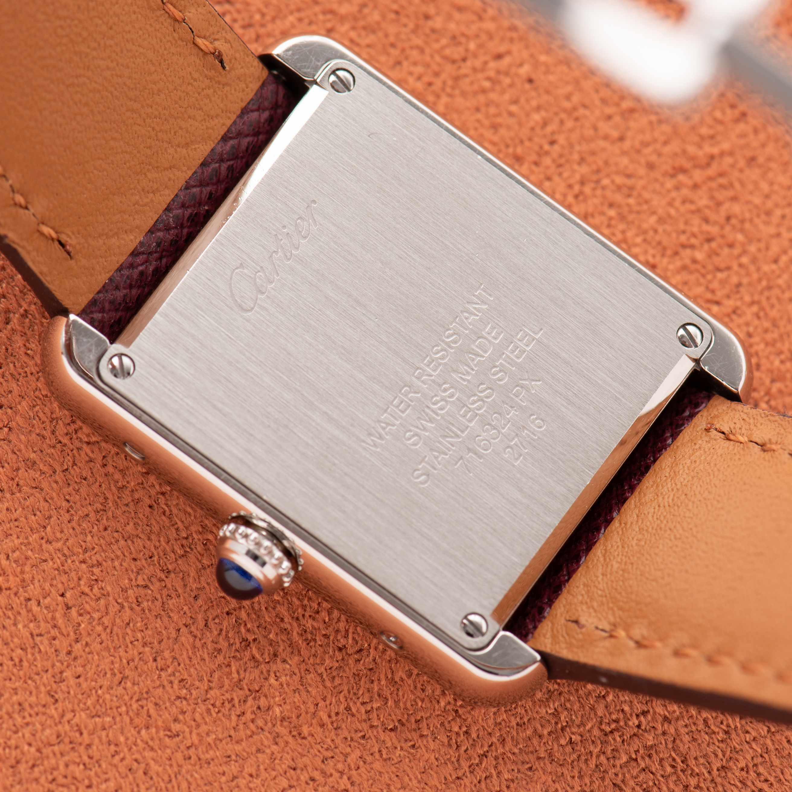 Vue de Cartier Tank Solo PM Roman Dial réf 2716
