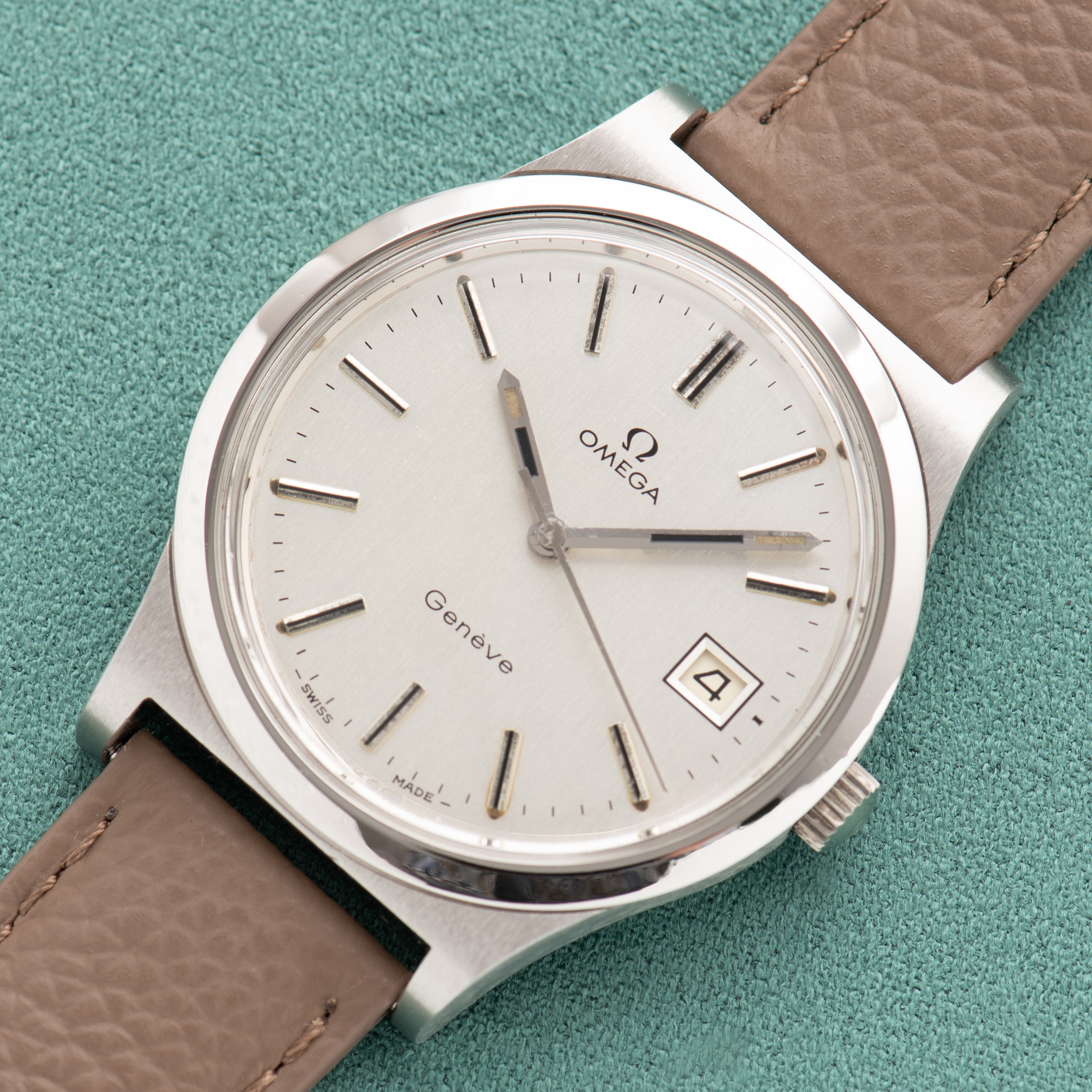 Vue de Omega Genève Date Cal 1030 Réf 136.0102 from 1975