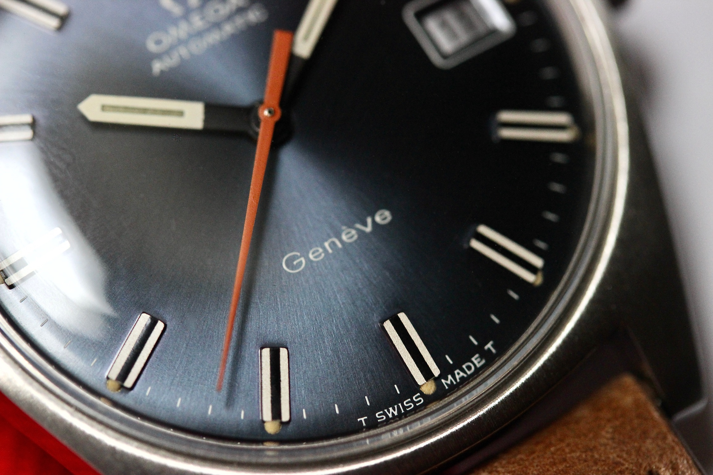 Vue de Omega Genève réf 166.041 "Ultraman" cal 565