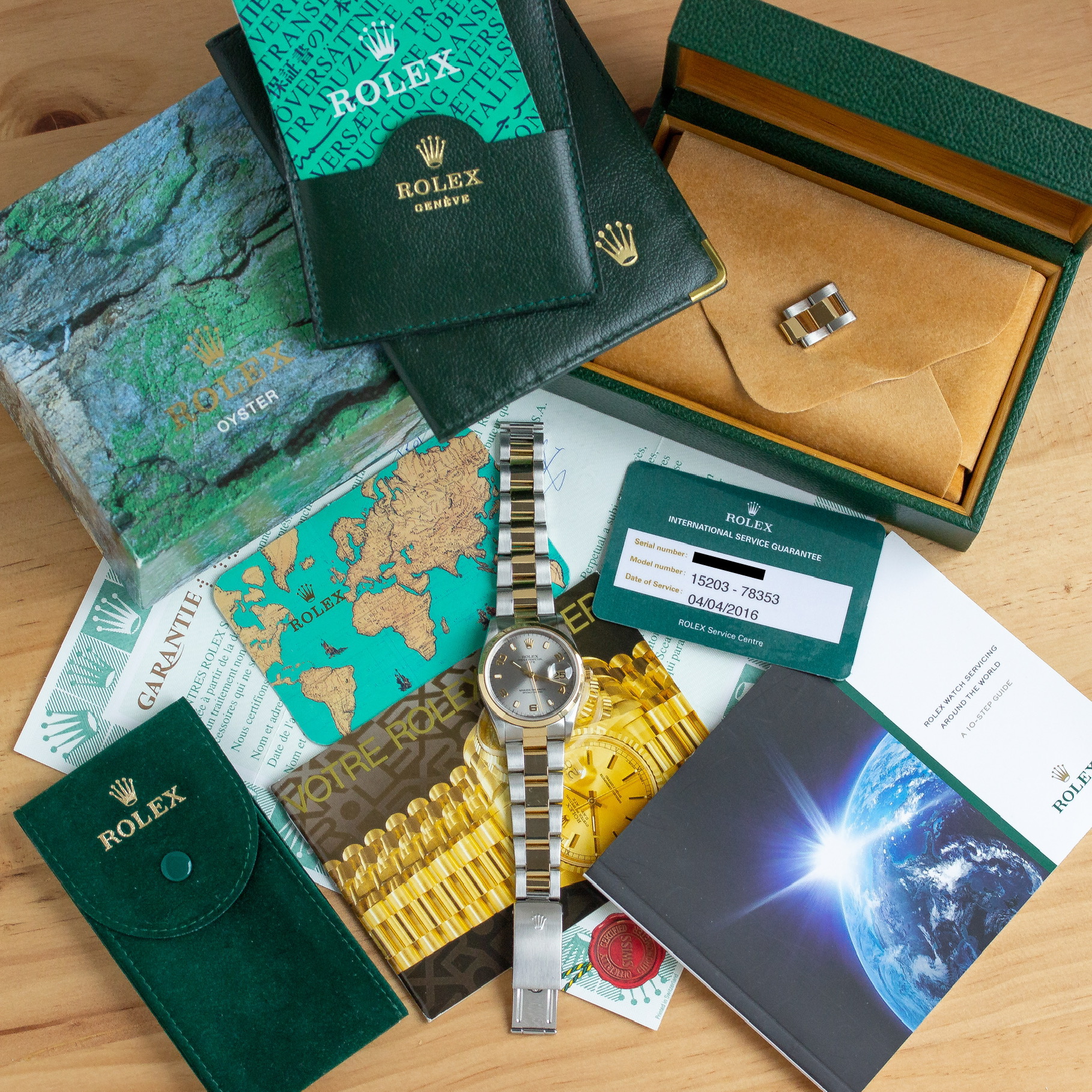 Vue de Rolex Oyster Perpetual Date réf 15203