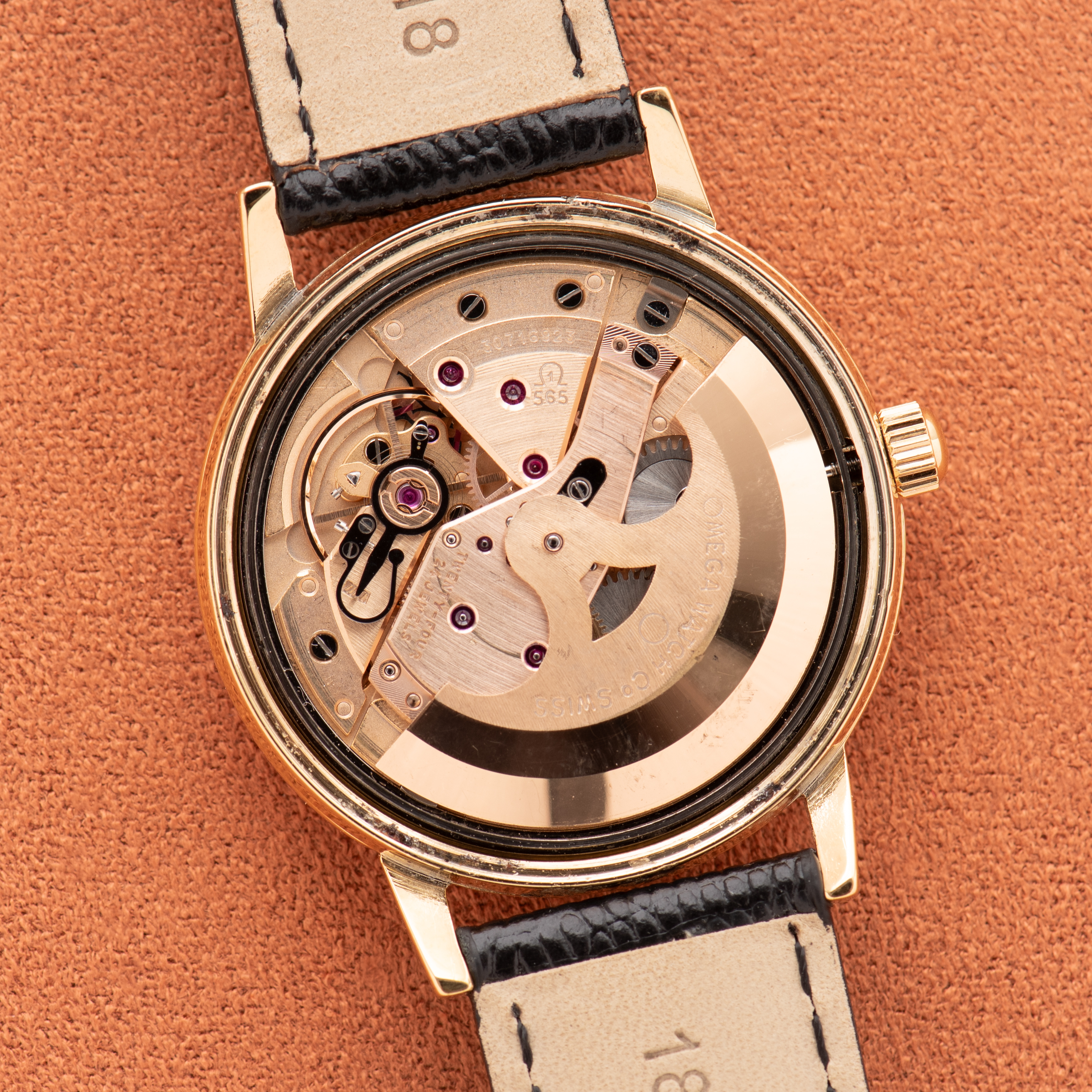 Vue de Omega Automatic Genève Date Silver/creme Dial Goldplated Réf 166.070 from 1969