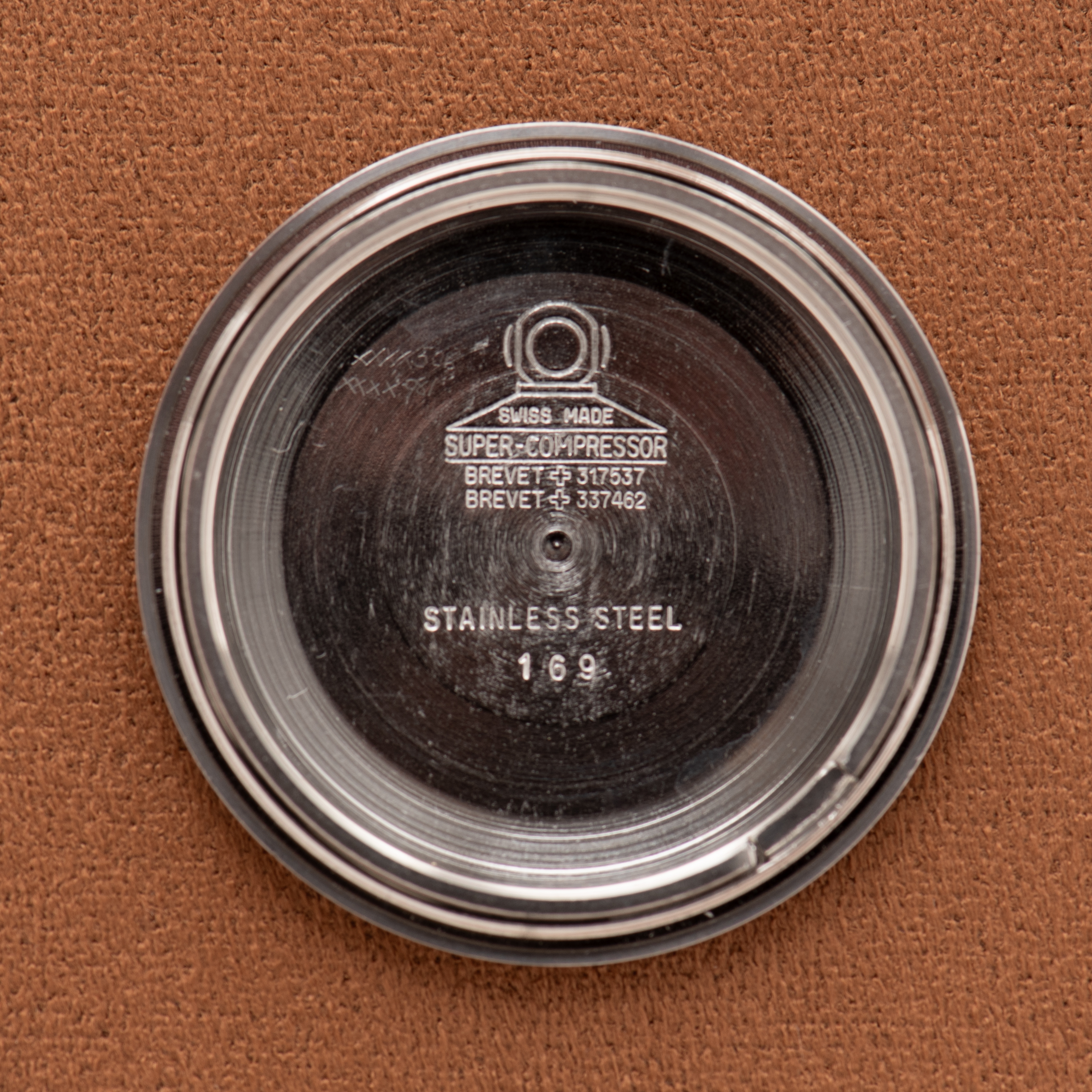 Vue de Olma Caravelle Automatic 25jewels Super Compressor "Twisted Lugs"