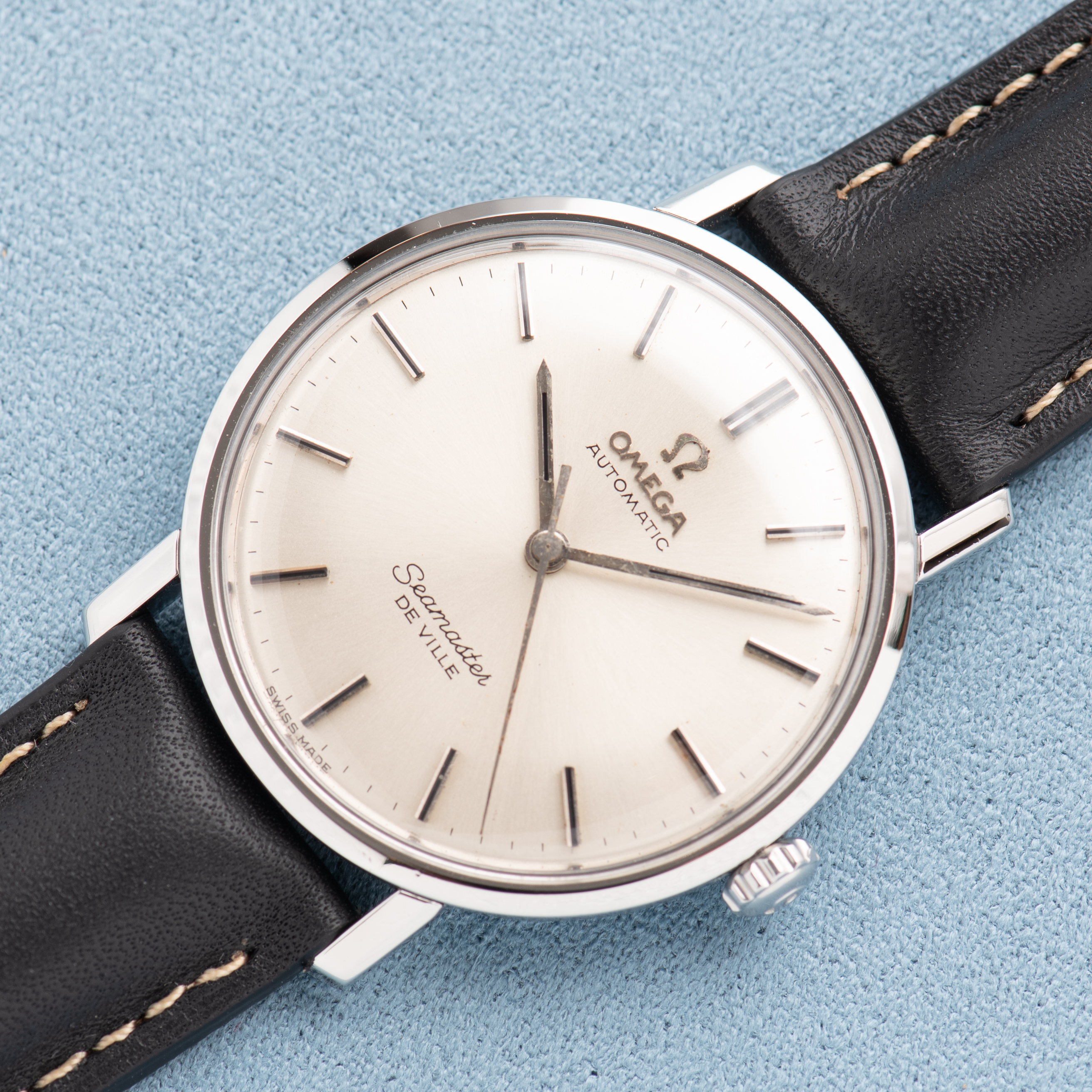 View of Omega Seamaster De Ville Automatic – Ref. 165.020 – 1965