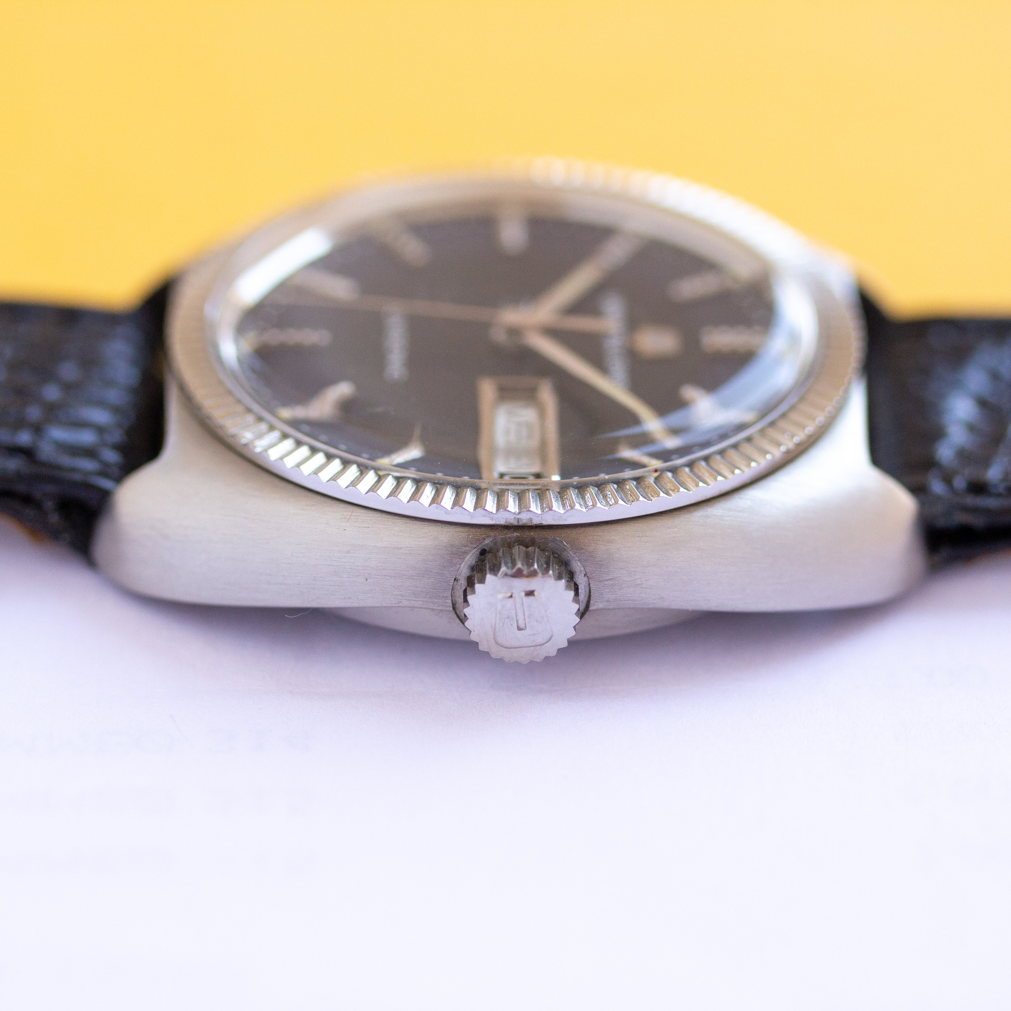 Vue de Universal Genève Unisonic day-date réf 853104/34 cal 2-53