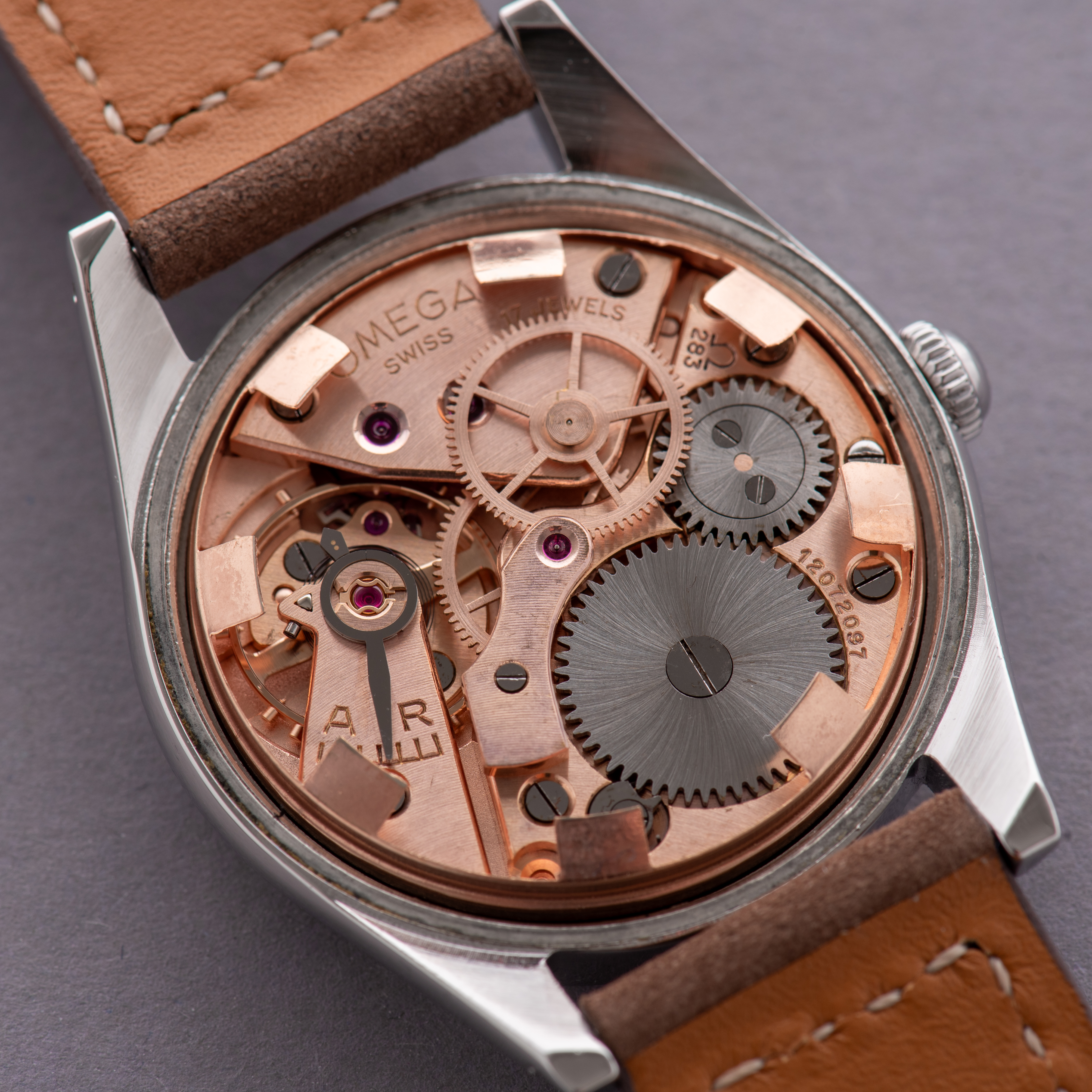 Zicht op Omega mechanische cal 283 ref 2537-8
