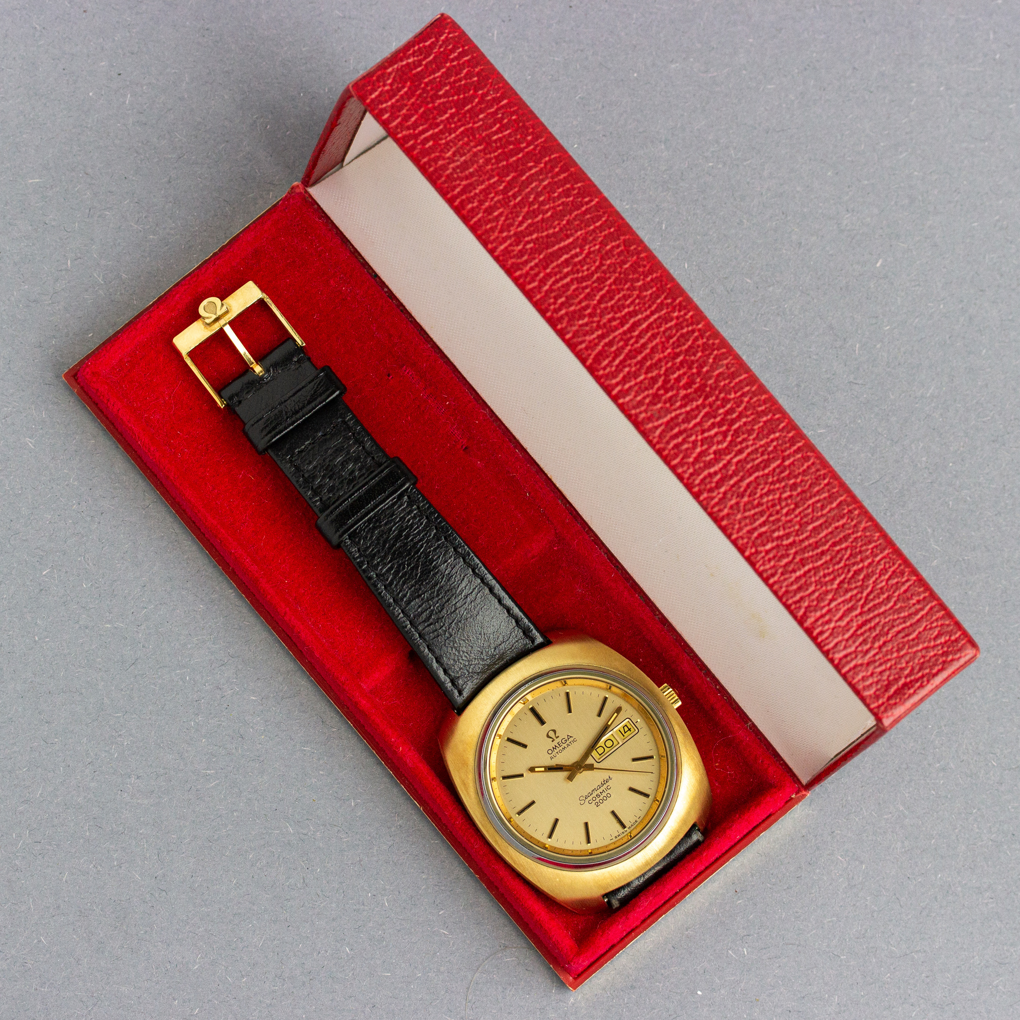 Zicht op Omega Automatic Seamaster Cosmic 2000 New Old Stock Réf 166.133