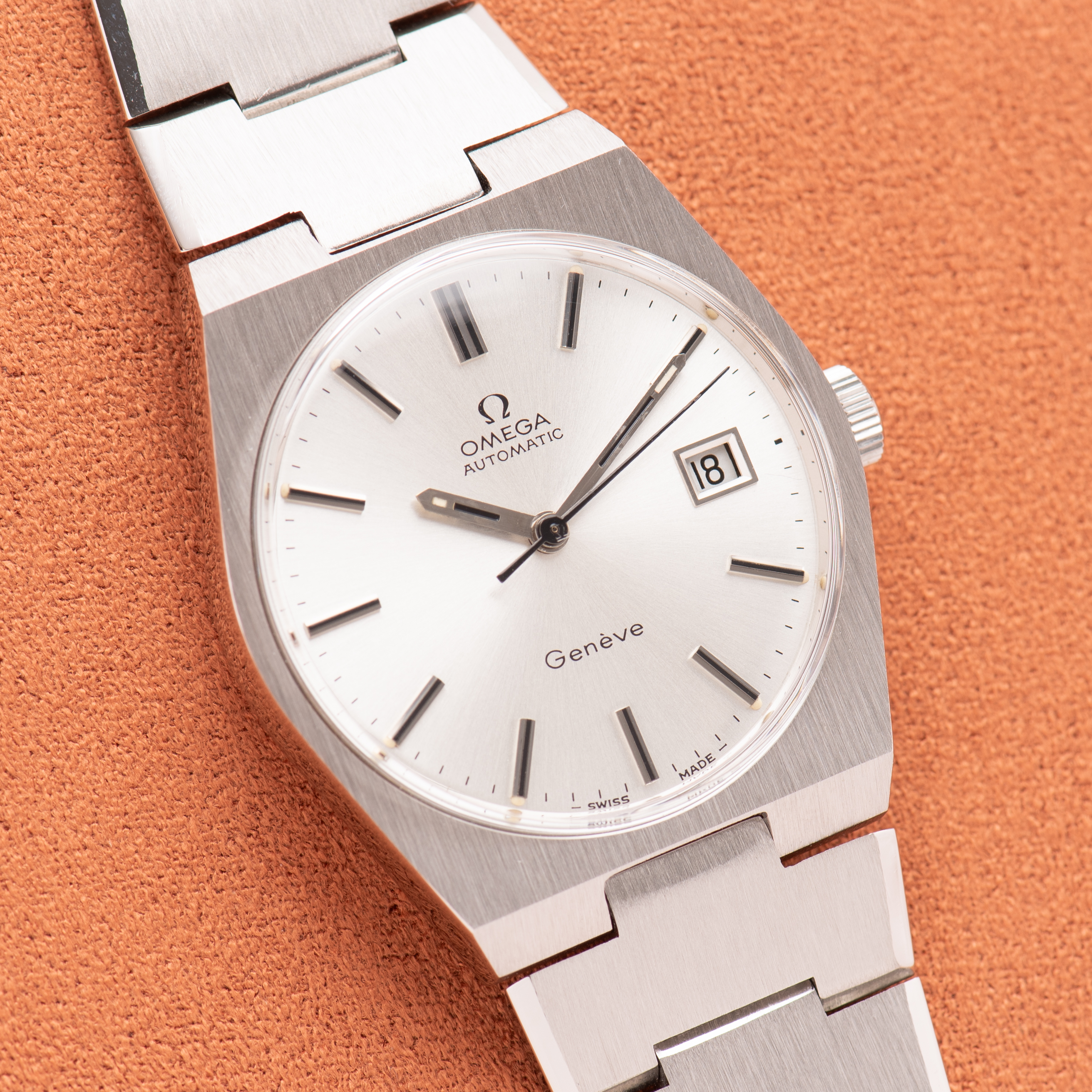 Vue de Omega Automatic Genève Silver Dial from 1972 Réf 166.099 with box