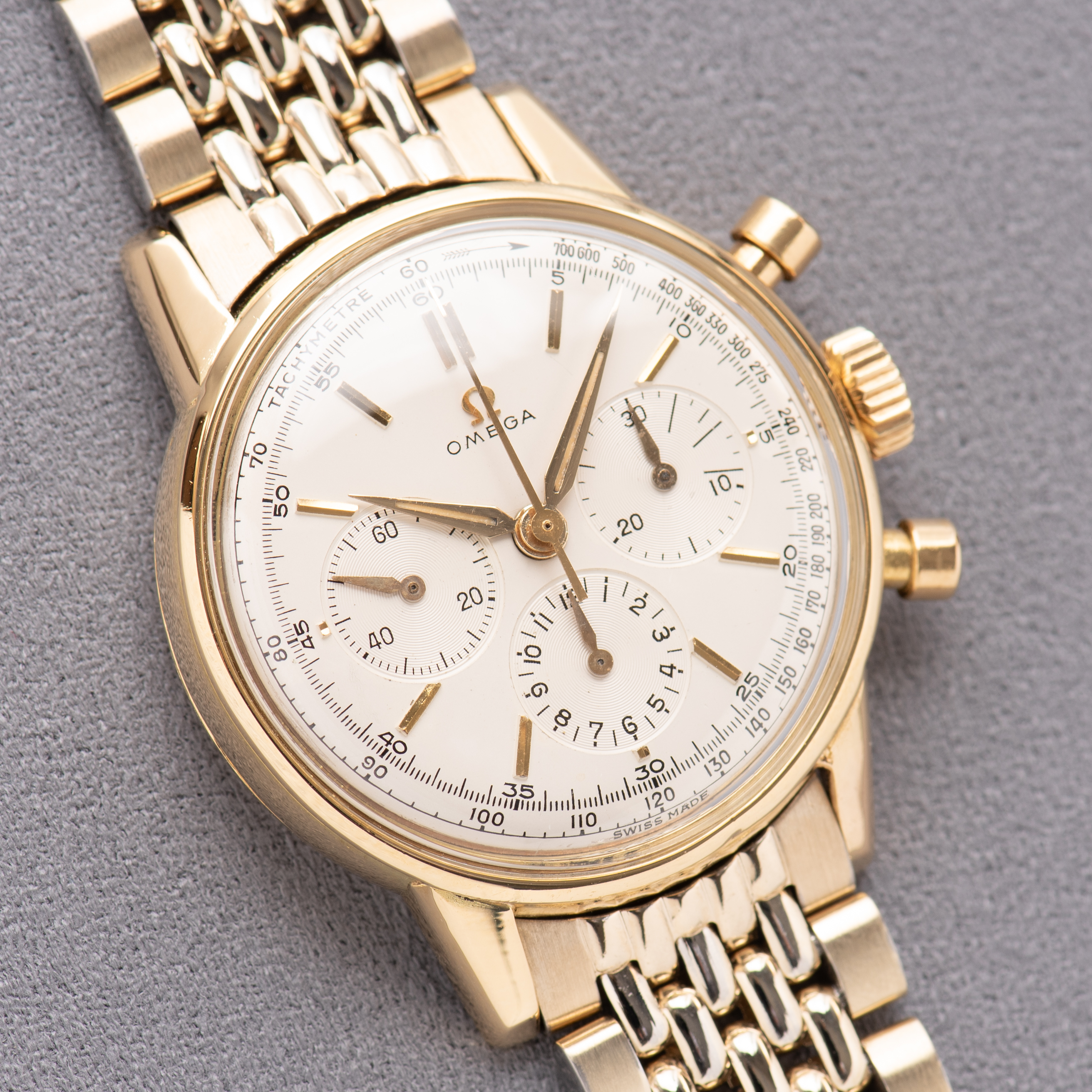 Zicht op Omega Chronographe Pre-"Seamaster" Réf 2884 Cal 321 from 1956