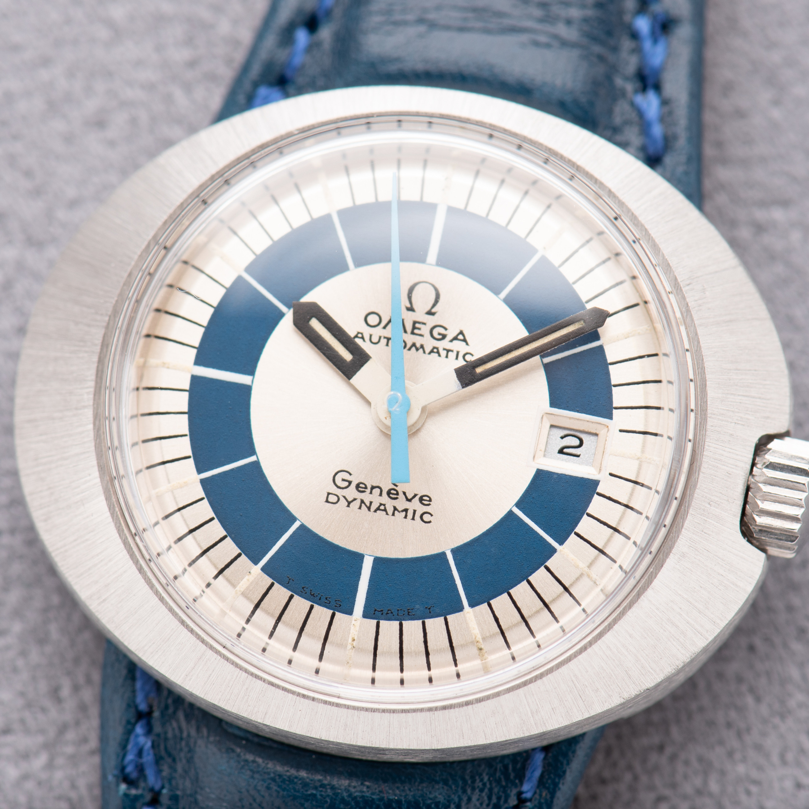 Zicht op Omega Geneva Dynamic Automatic Date Woman – Cal 681 – Ref. 566.015 – 1969