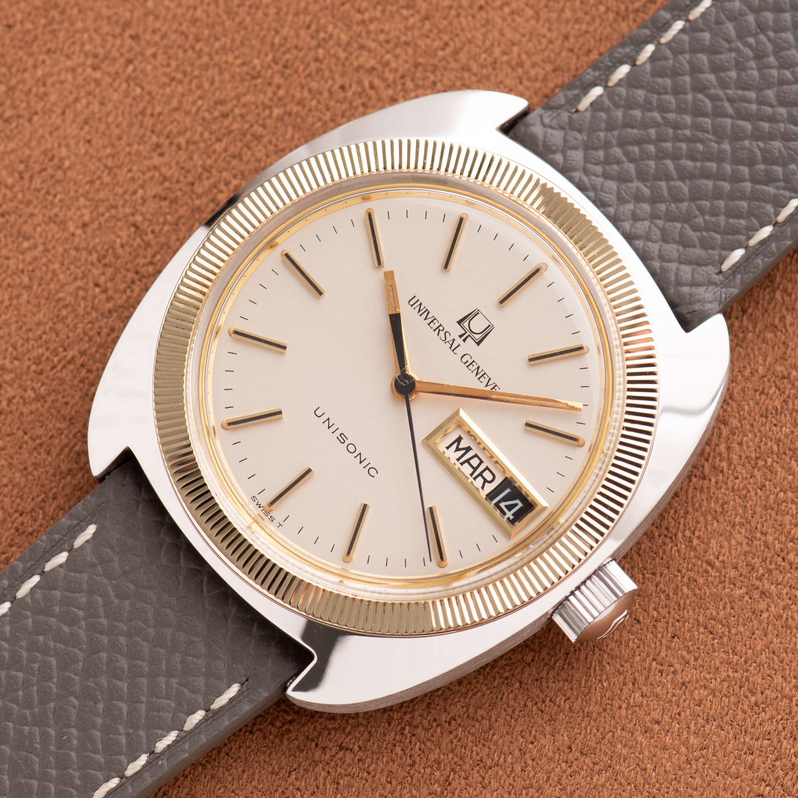 View of Universal Geneva Unisonic day-date Like New Ref 853102