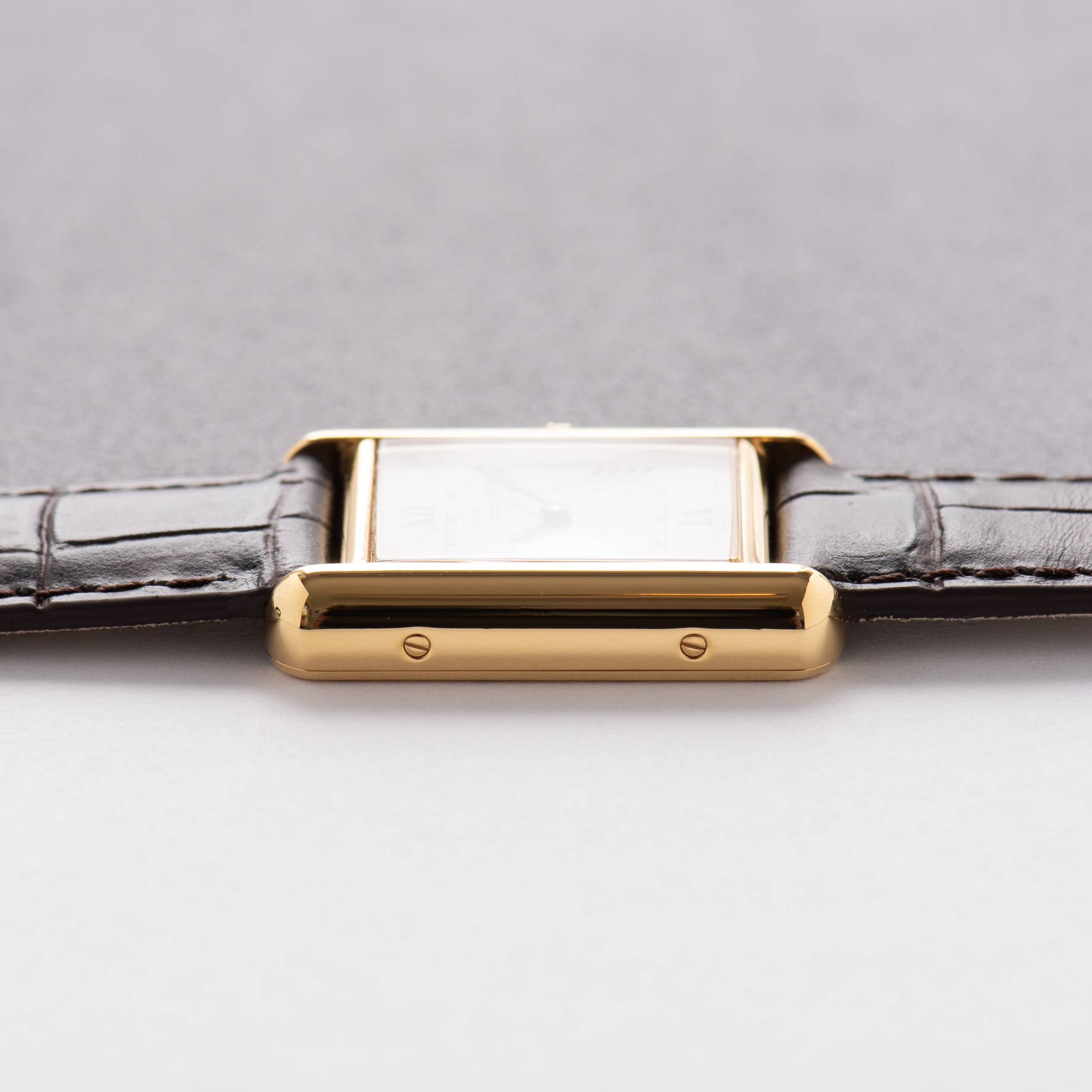 Zicht op Cartier Must de Tank Vermeil Ref 2415 vanaf 1990