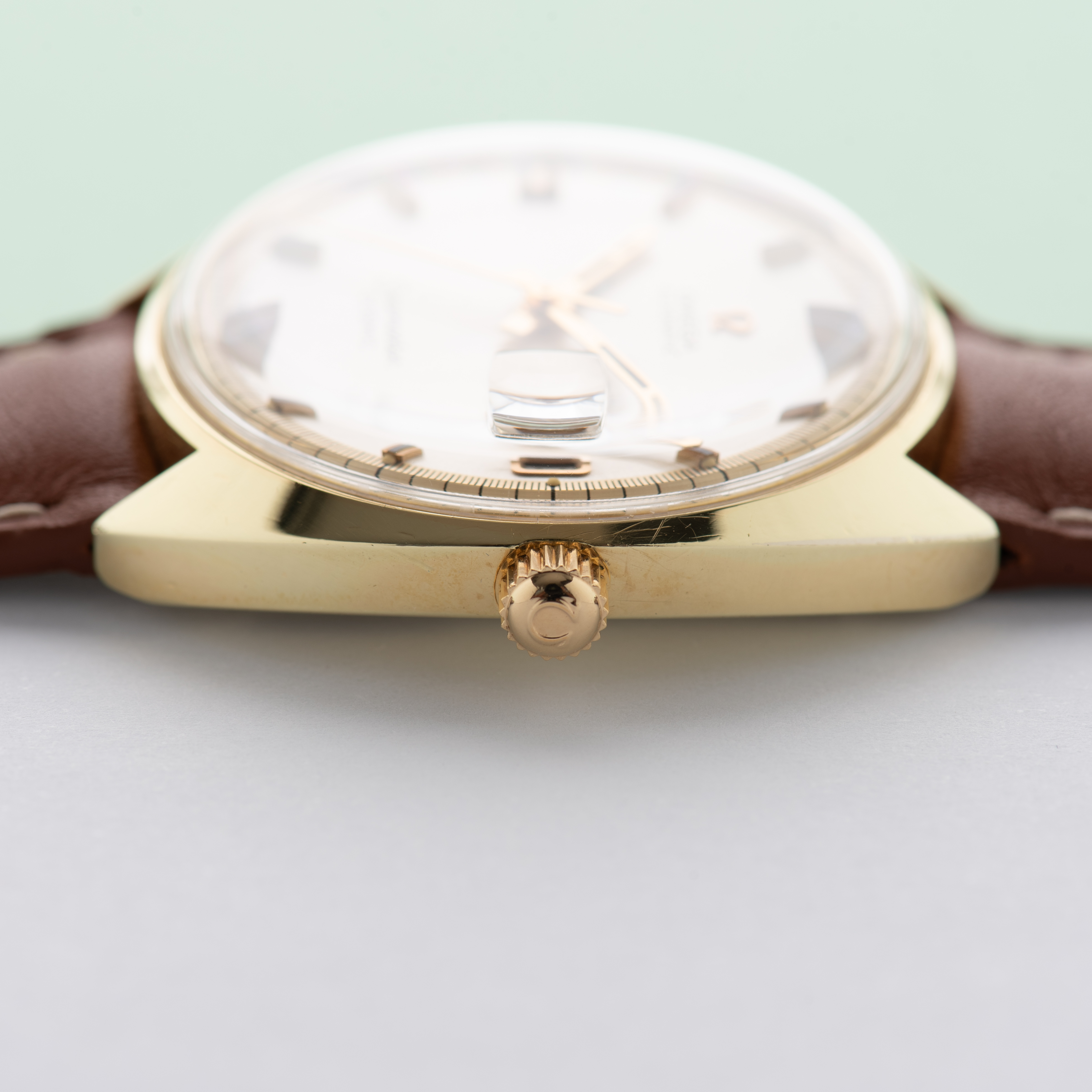 View of Omega Automatic Seamaster Cosmic réf 166.026 from 1968