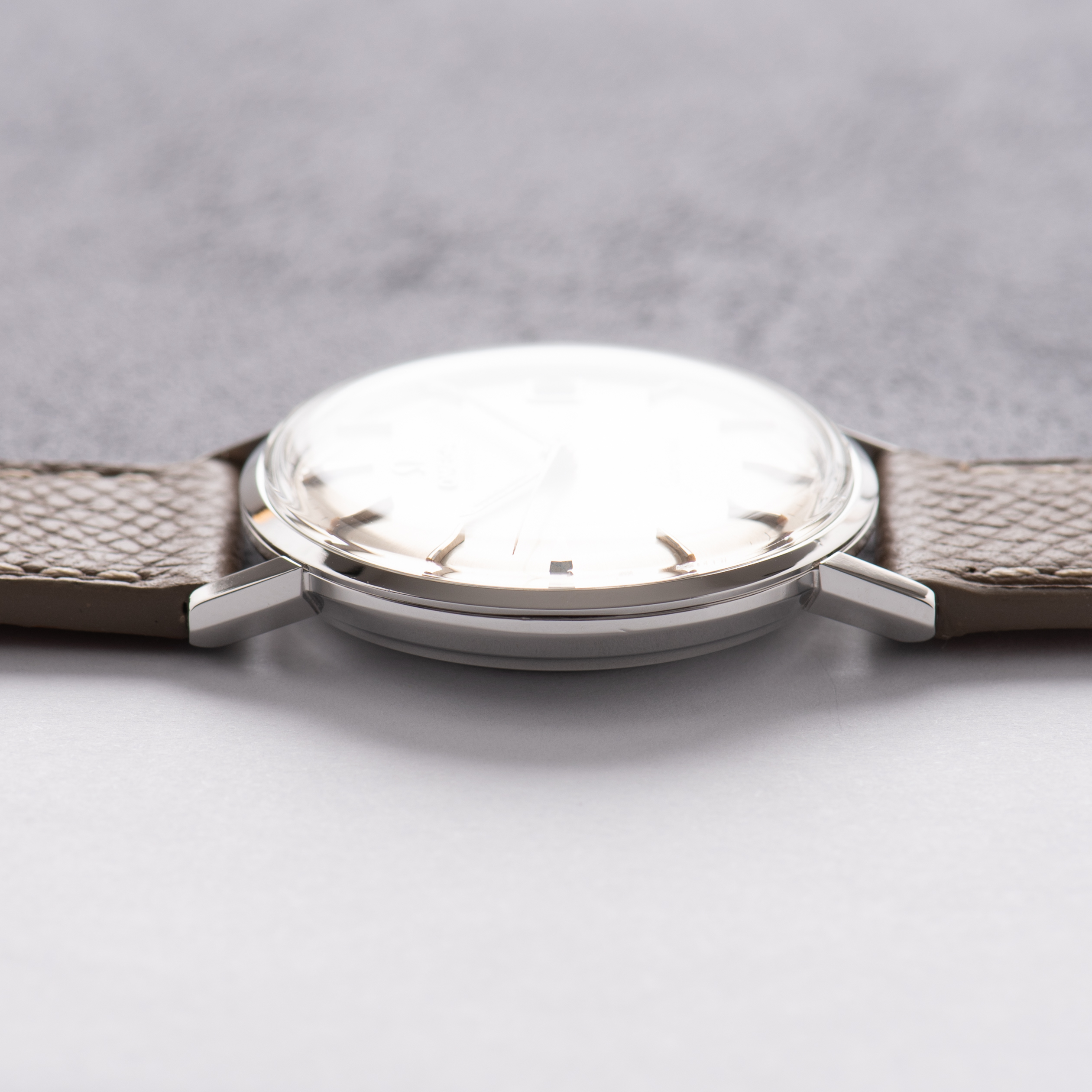 Vue de Omega Seamaster ‘Pre De Ville’ Silver Dial Automatic Réf 14770-1SC from 1961